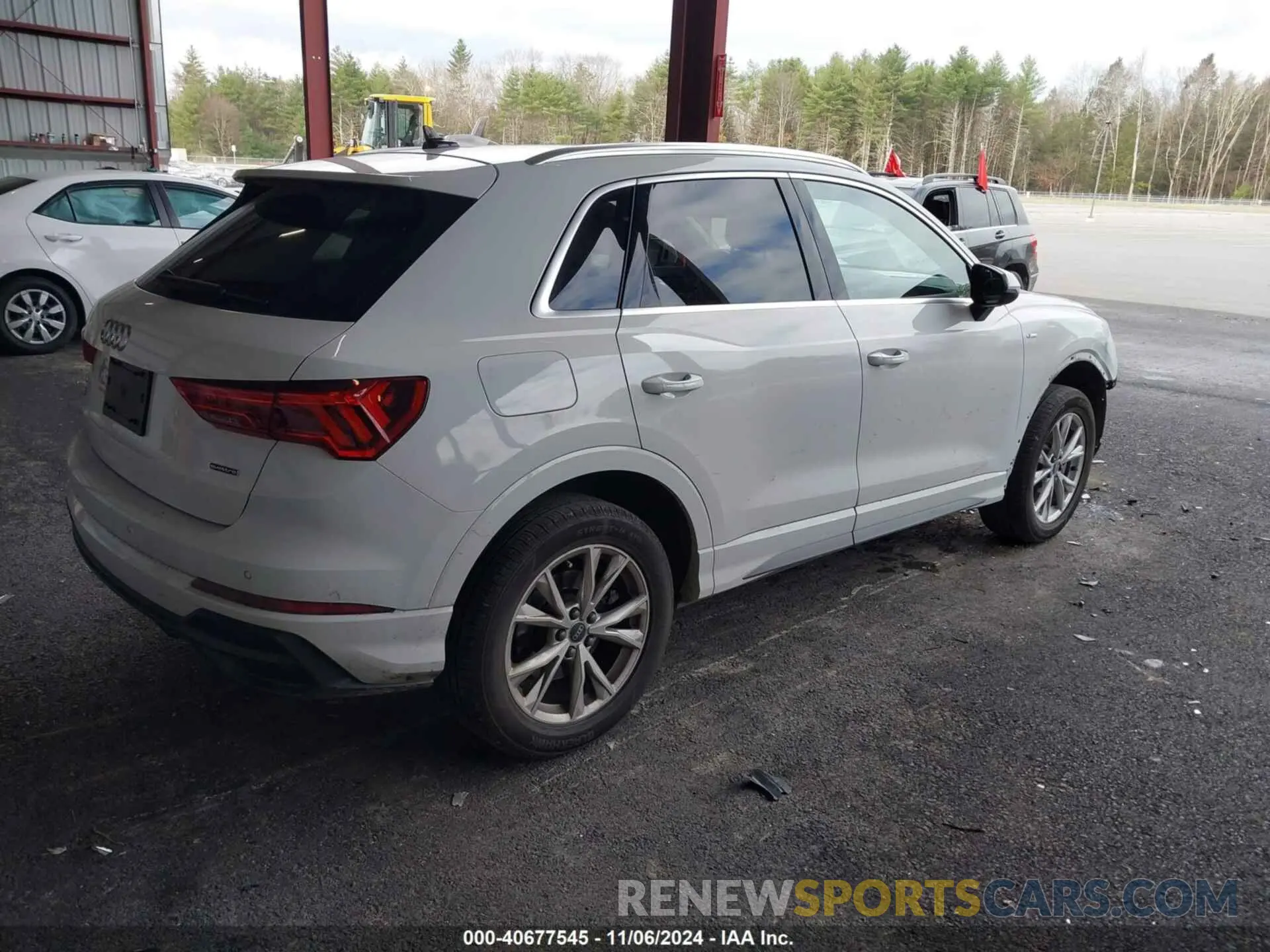 4 Photograph of a damaged car WA1EECF37M1108166 AUDI Q3 2021