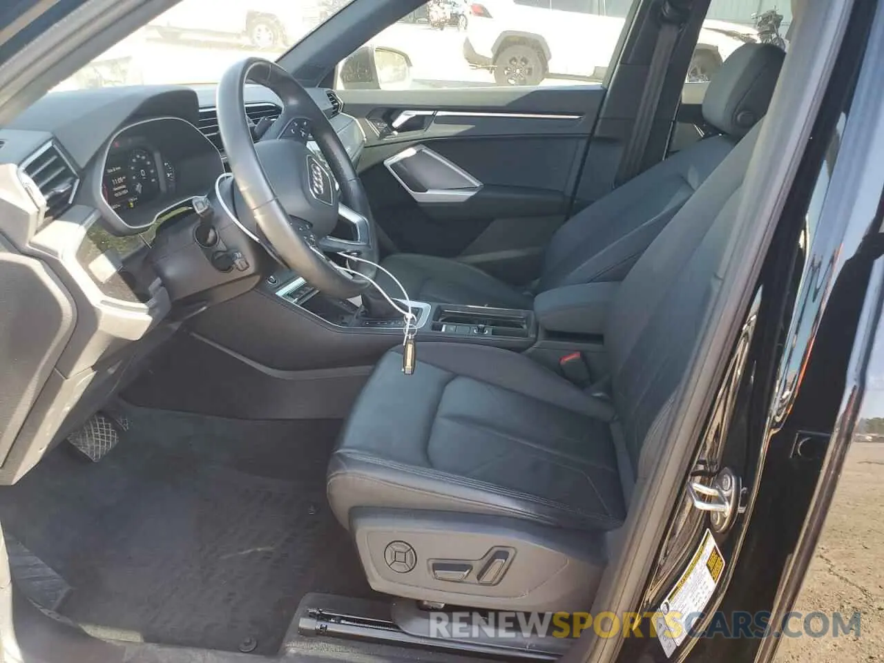 7 Photograph of a damaged car WA1EECF37M1114016 AUDI Q3 2021