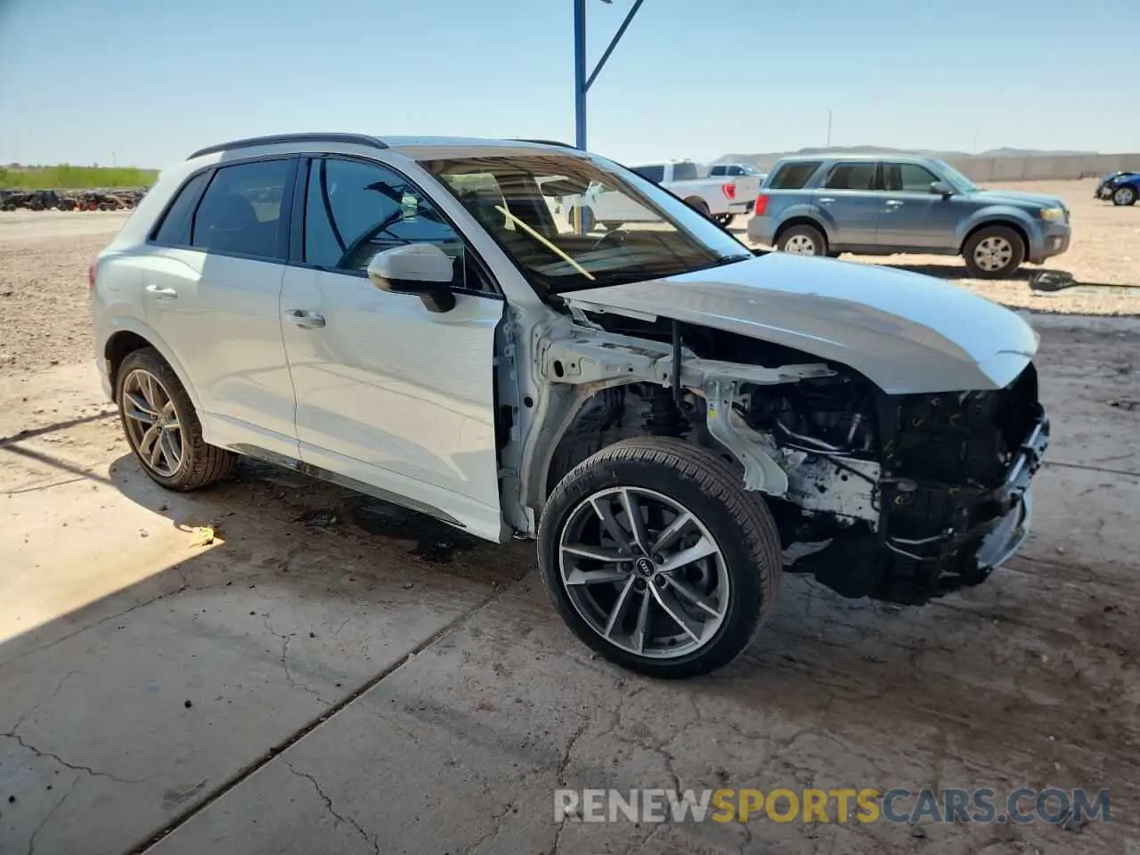 4 Photograph of a damaged car WA1EECF37M1124299 AUDI Q3 2021