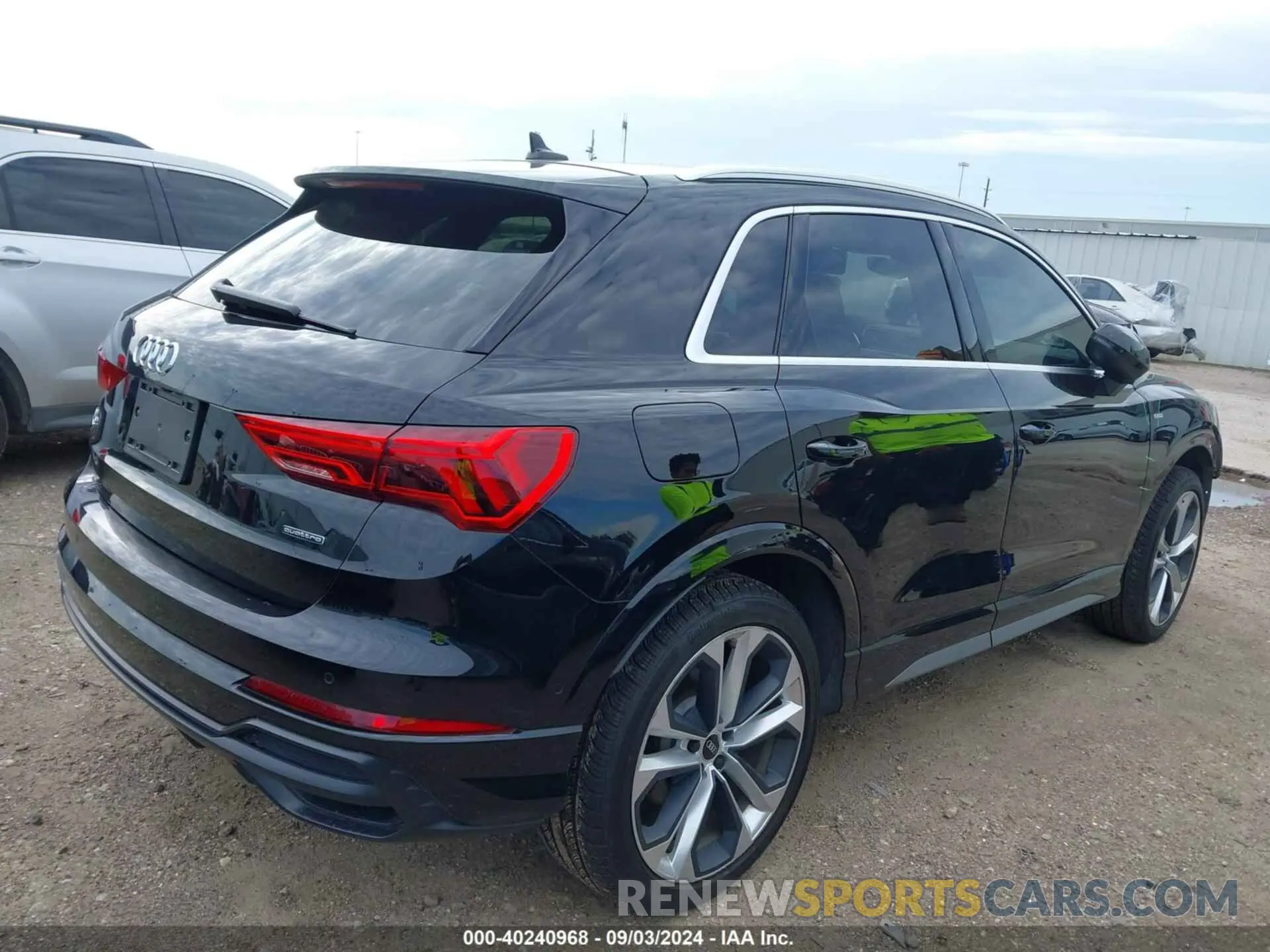 4 Photograph of a damaged car WA1EECF37M1133360 AUDI Q3 2021
