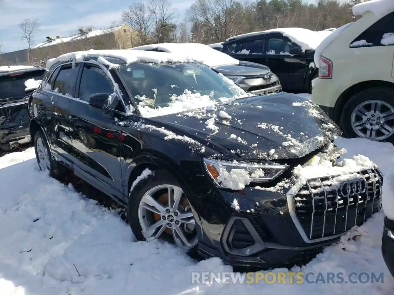 1 Photograph of a damaged car WA1EECF37M1141572 AUDI Q3 2021