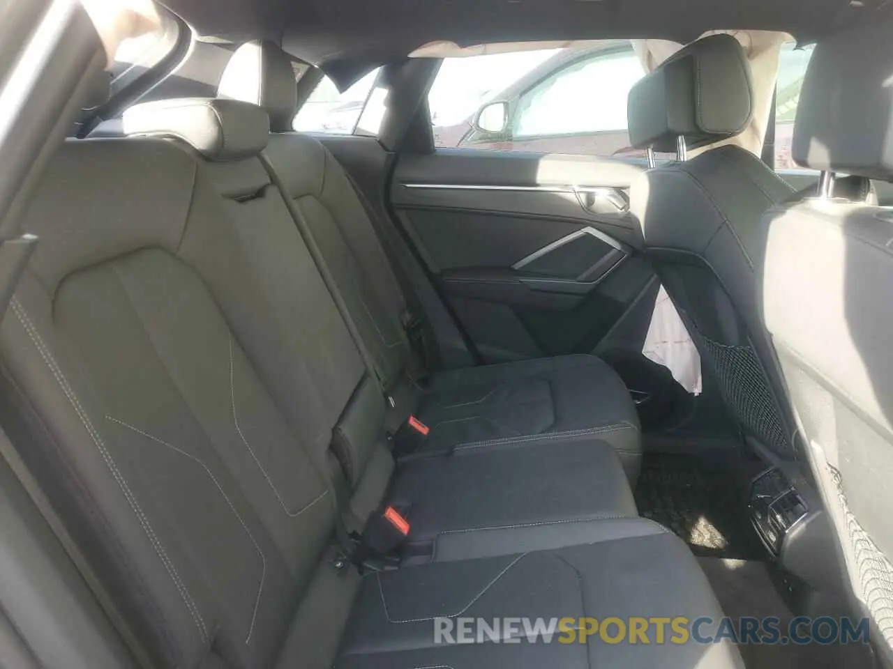 11 Photograph of a damaged car WA1EECF37M1152426 AUDI Q3 2021