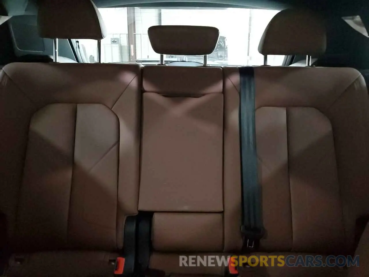 10 Photograph of a damaged car WA1EECF38M1026642 AUDI Q3 2021