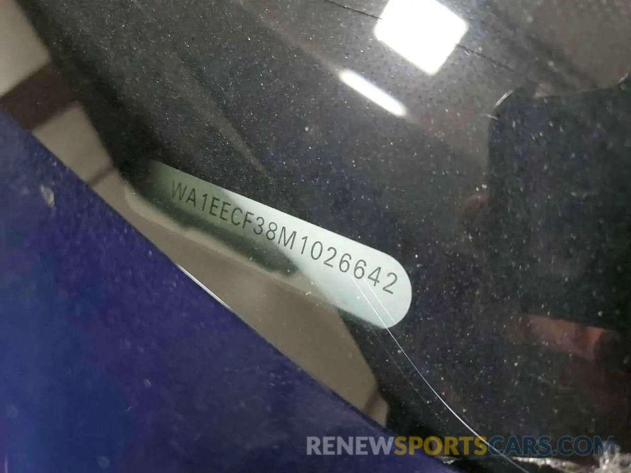 14 Photograph of a damaged car WA1EECF38M1026642 AUDI Q3 2021
