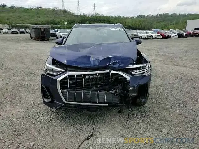 15 Photograph of a damaged car WA1EECF38M1026642 AUDI Q3 2021