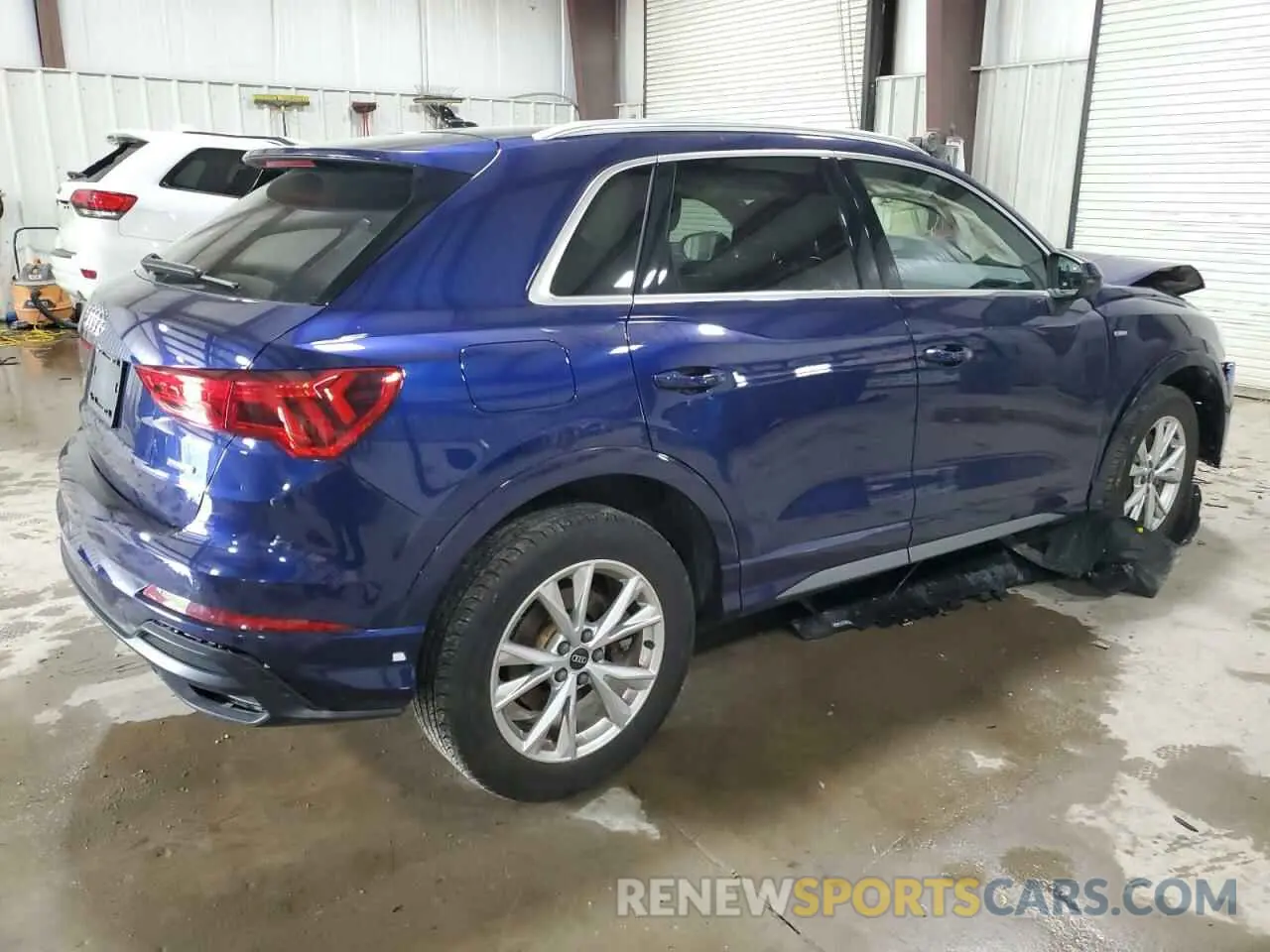 3 Photograph of a damaged car WA1EECF38M1026642 AUDI Q3 2021