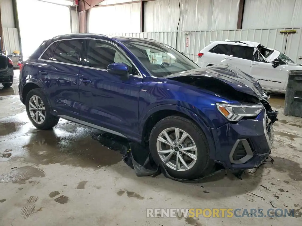 4 Photograph of a damaged car WA1EECF38M1026642 AUDI Q3 2021