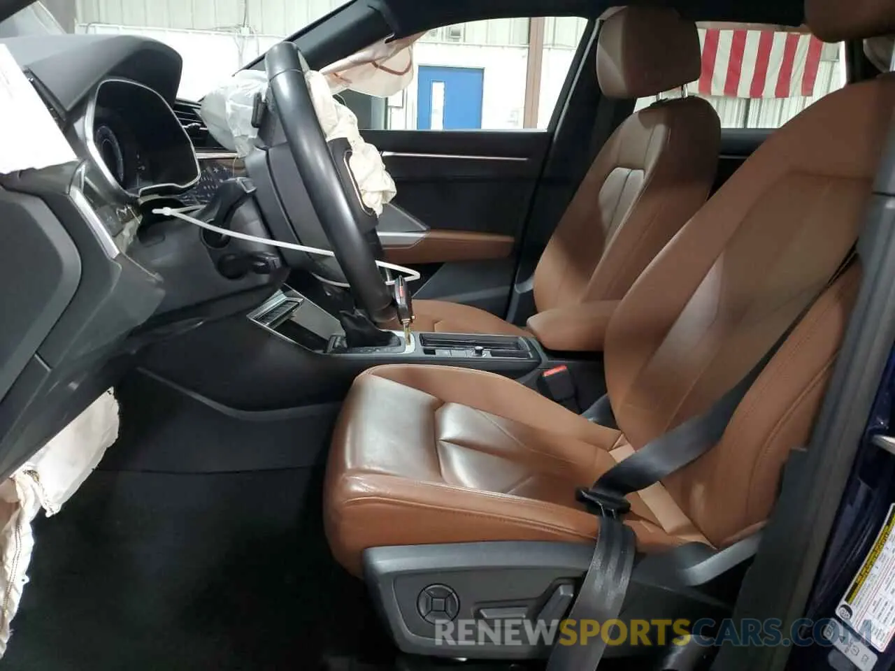 7 Photograph of a damaged car WA1EECF38M1026642 AUDI Q3 2021
