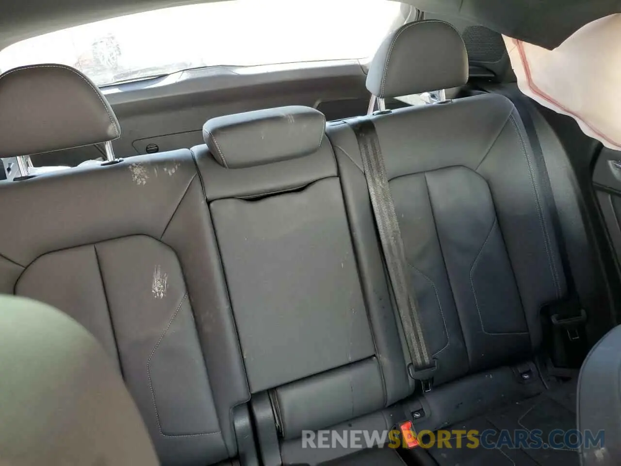 11 Photograph of a damaged car WA1EECF38M1041061 AUDI Q3 2021