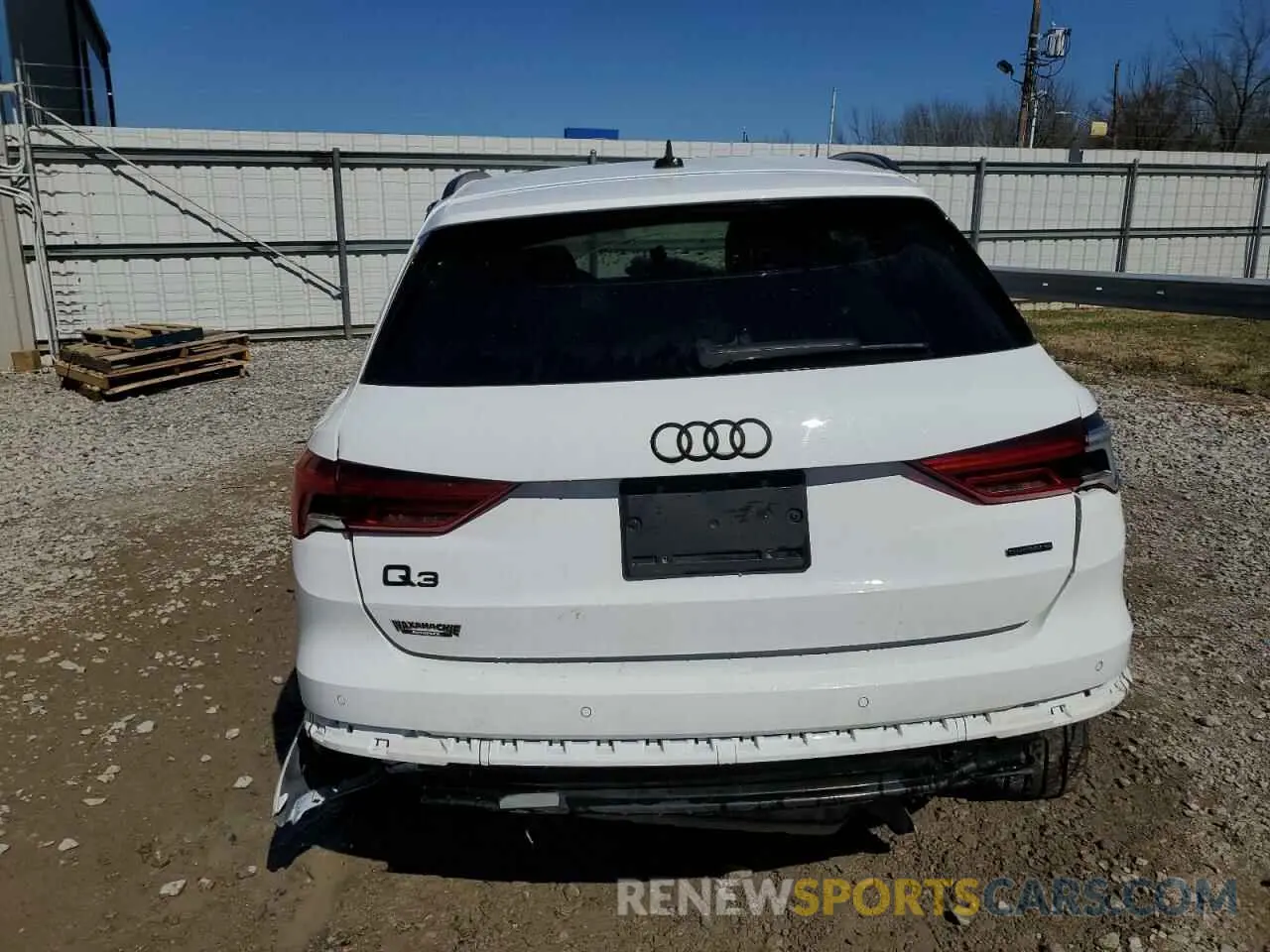 6 Photograph of a damaged car WA1EECF38M1041061 AUDI Q3 2021