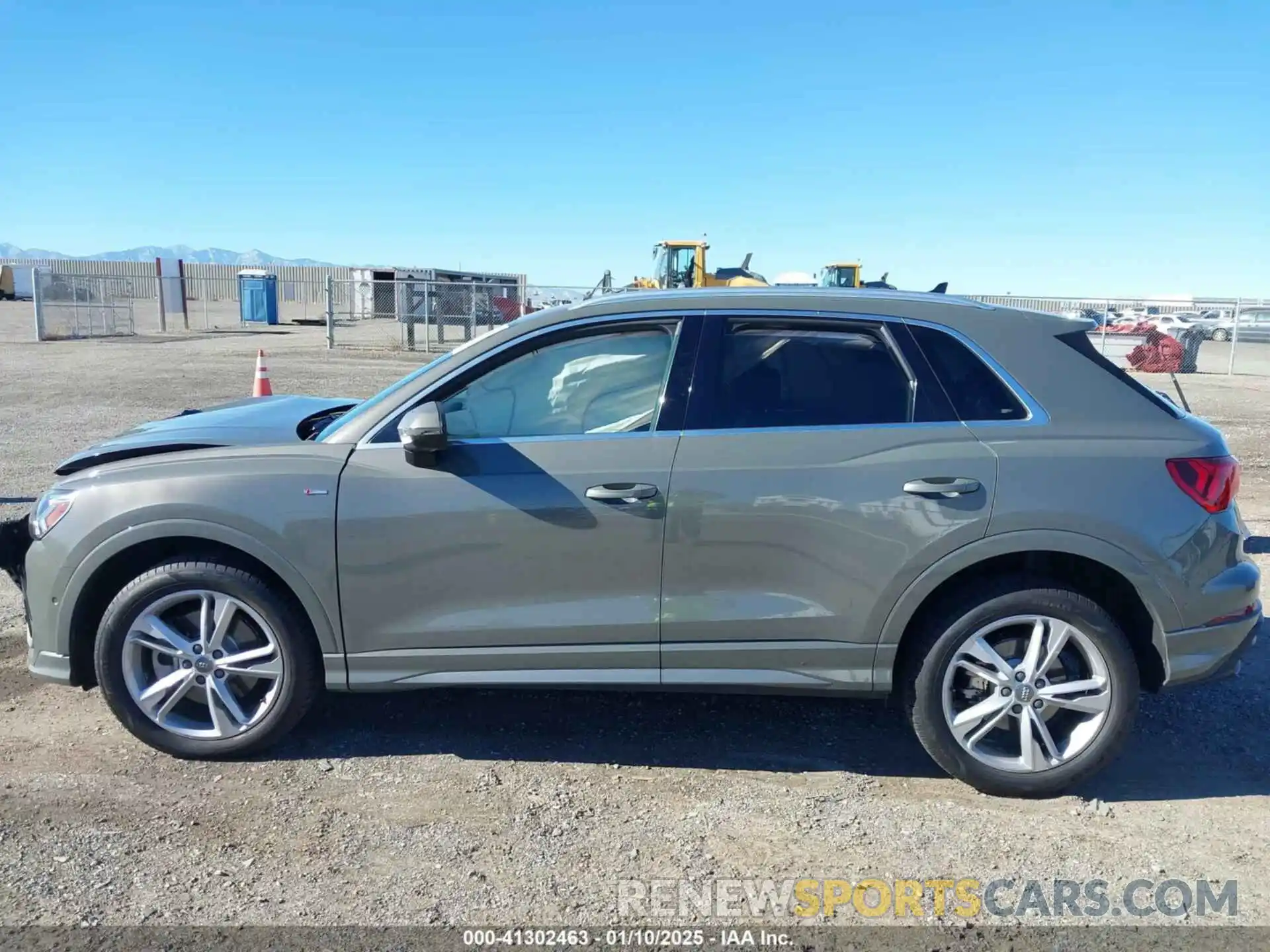 14 Photograph of a damaged car WA1EECF39M1010644 AUDI Q3 2021