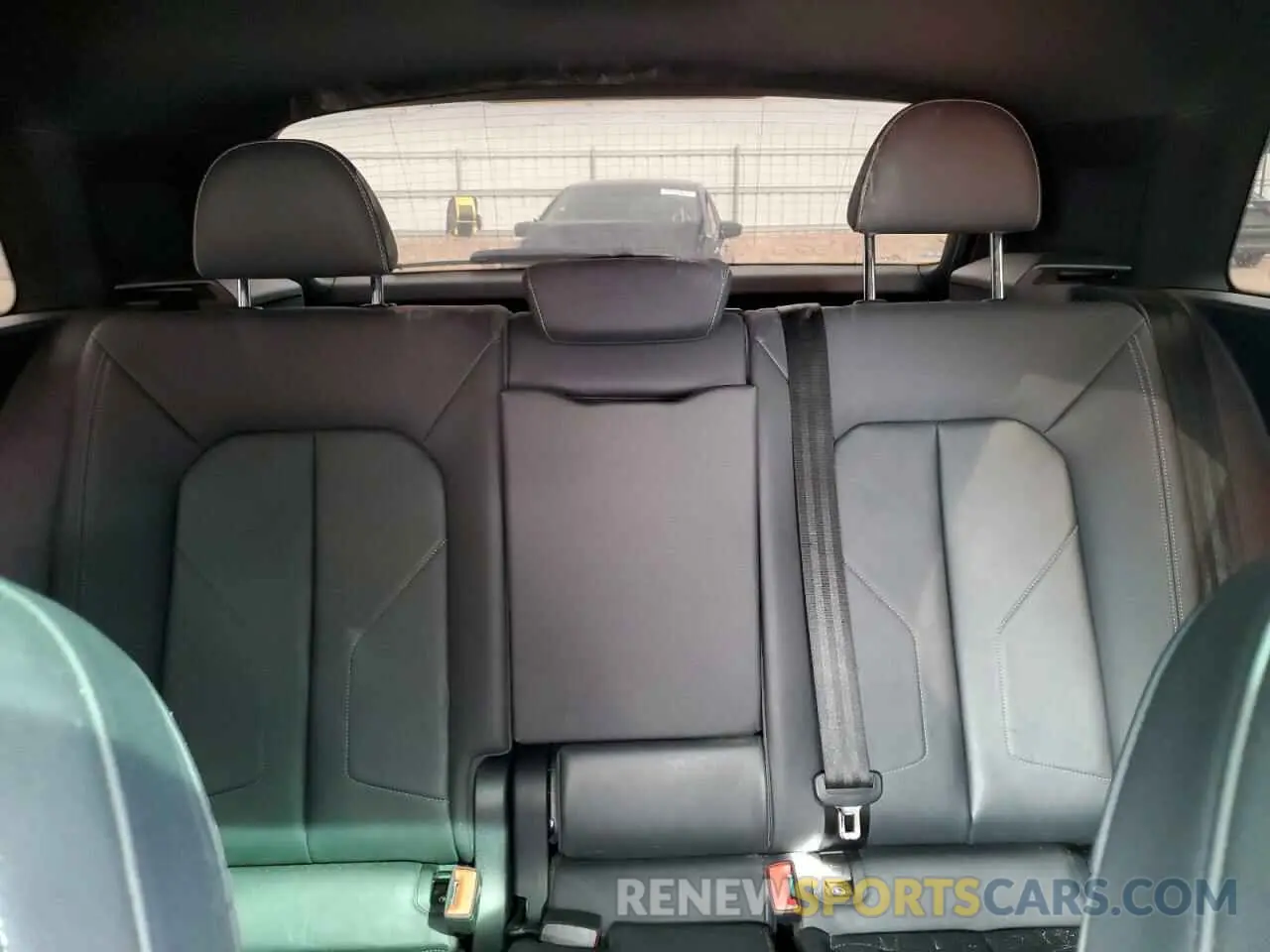10 Photograph of a damaged car WA1EECF3XM1025170 AUDI Q3 2021