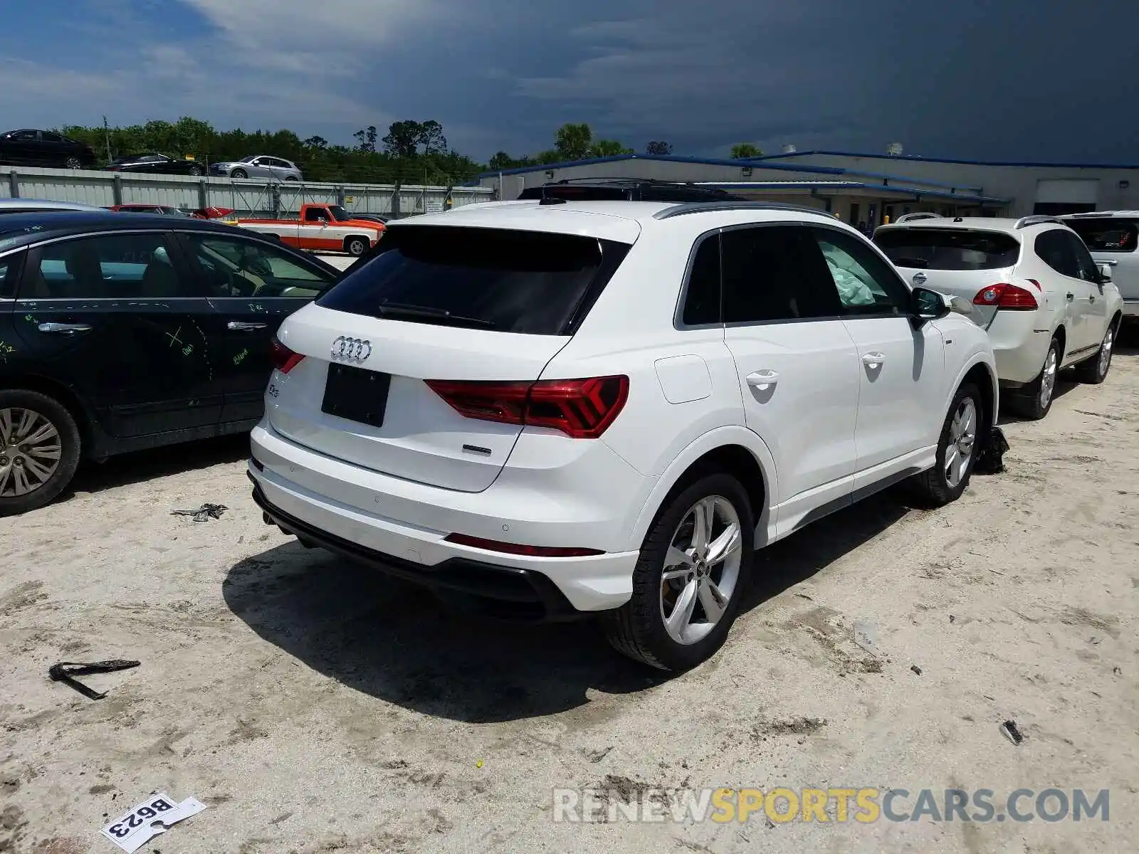 4 Photograph of a damaged car WA1EECF3XM1047444 AUDI Q3 2021