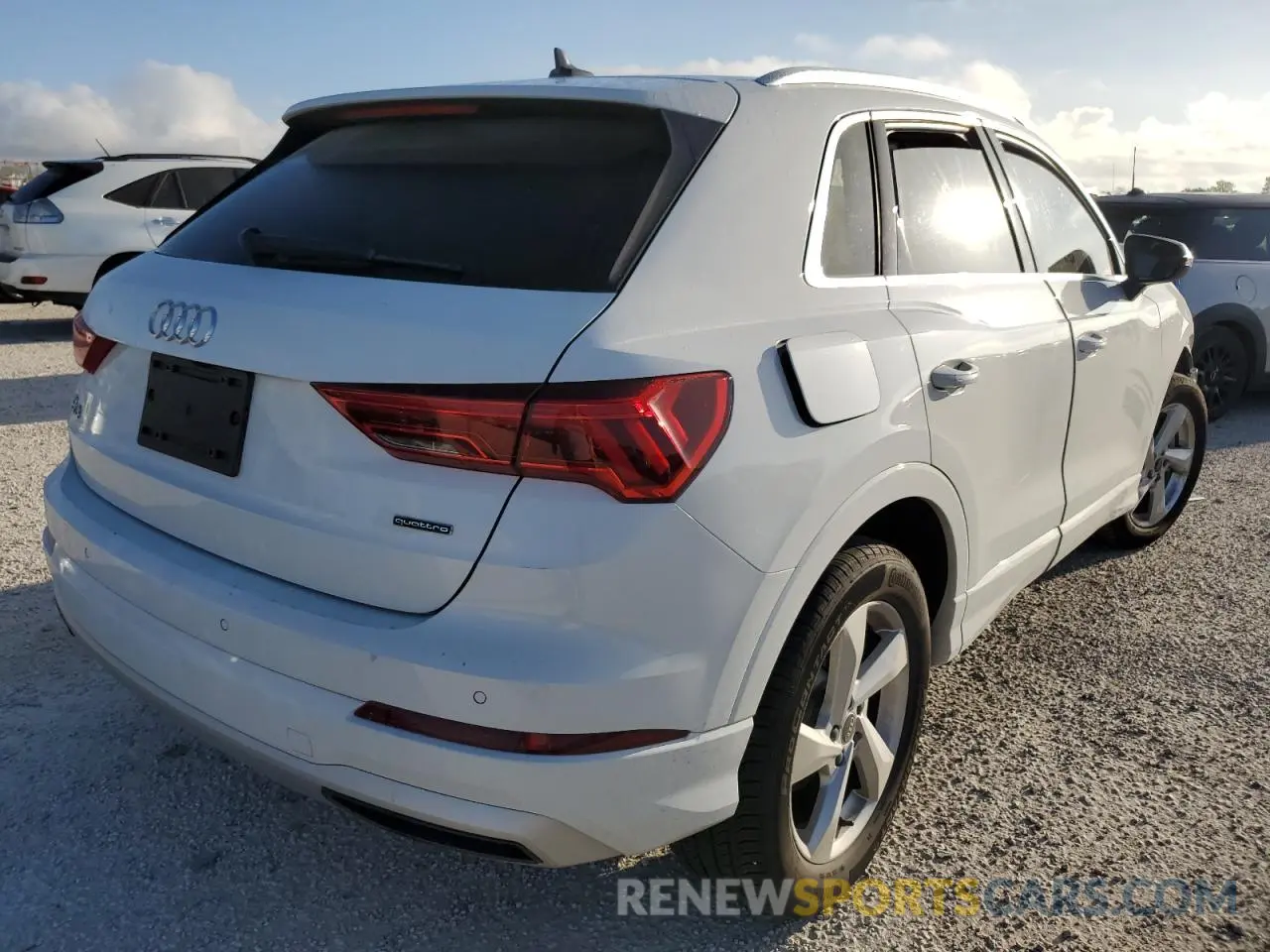 4 Photograph of a damaged car WA1AUCF30N1003049 AUDI Q3 2022