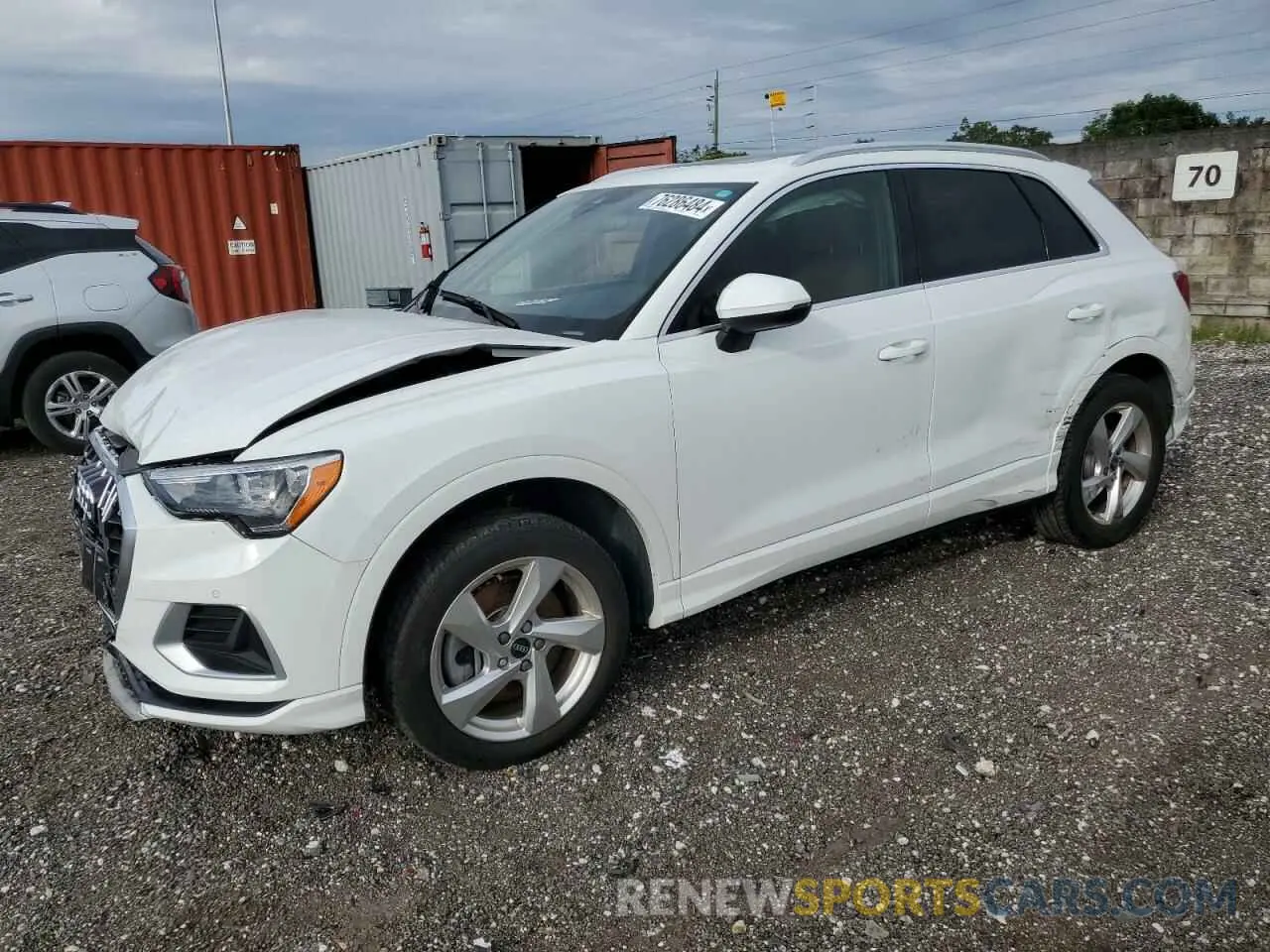 1 Photograph of a damaged car WA1AUCF30N1122218 AUDI Q3 2022