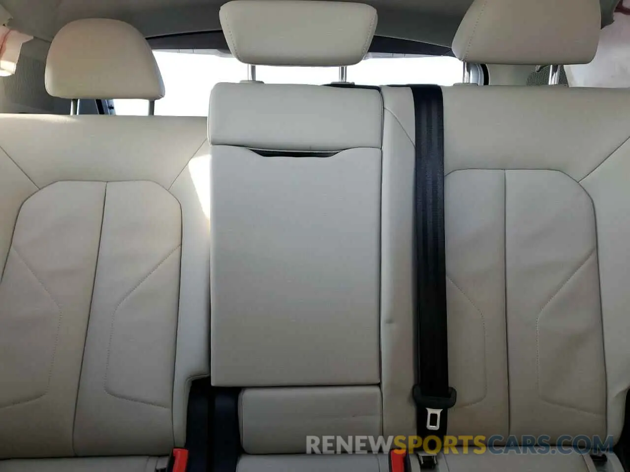 10 Photograph of a damaged car WA1AUCF31N1001715 AUDI Q3 2022