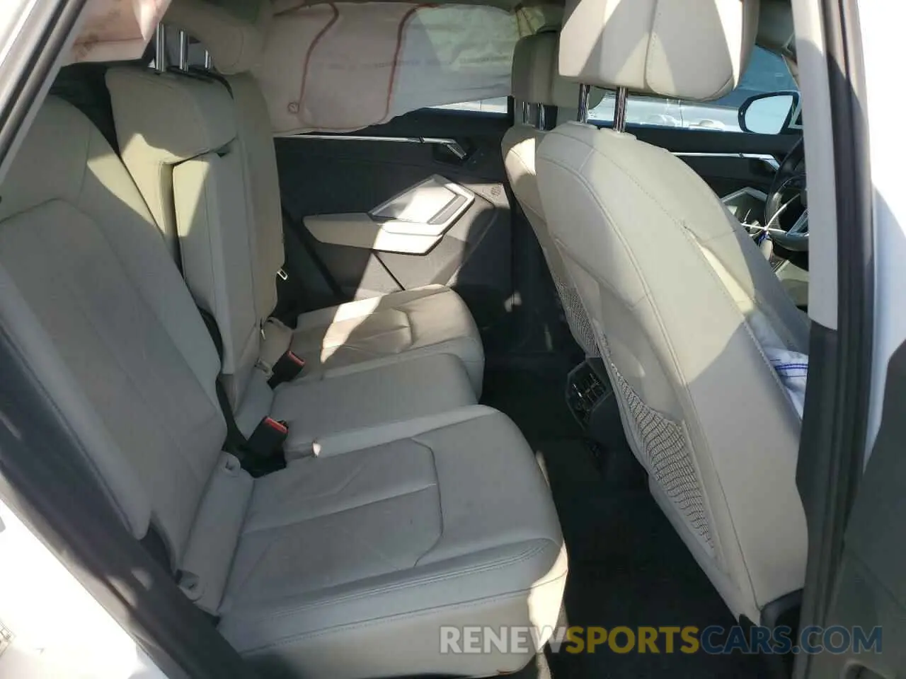 11 Photograph of a damaged car WA1AUCF31N1001715 AUDI Q3 2022