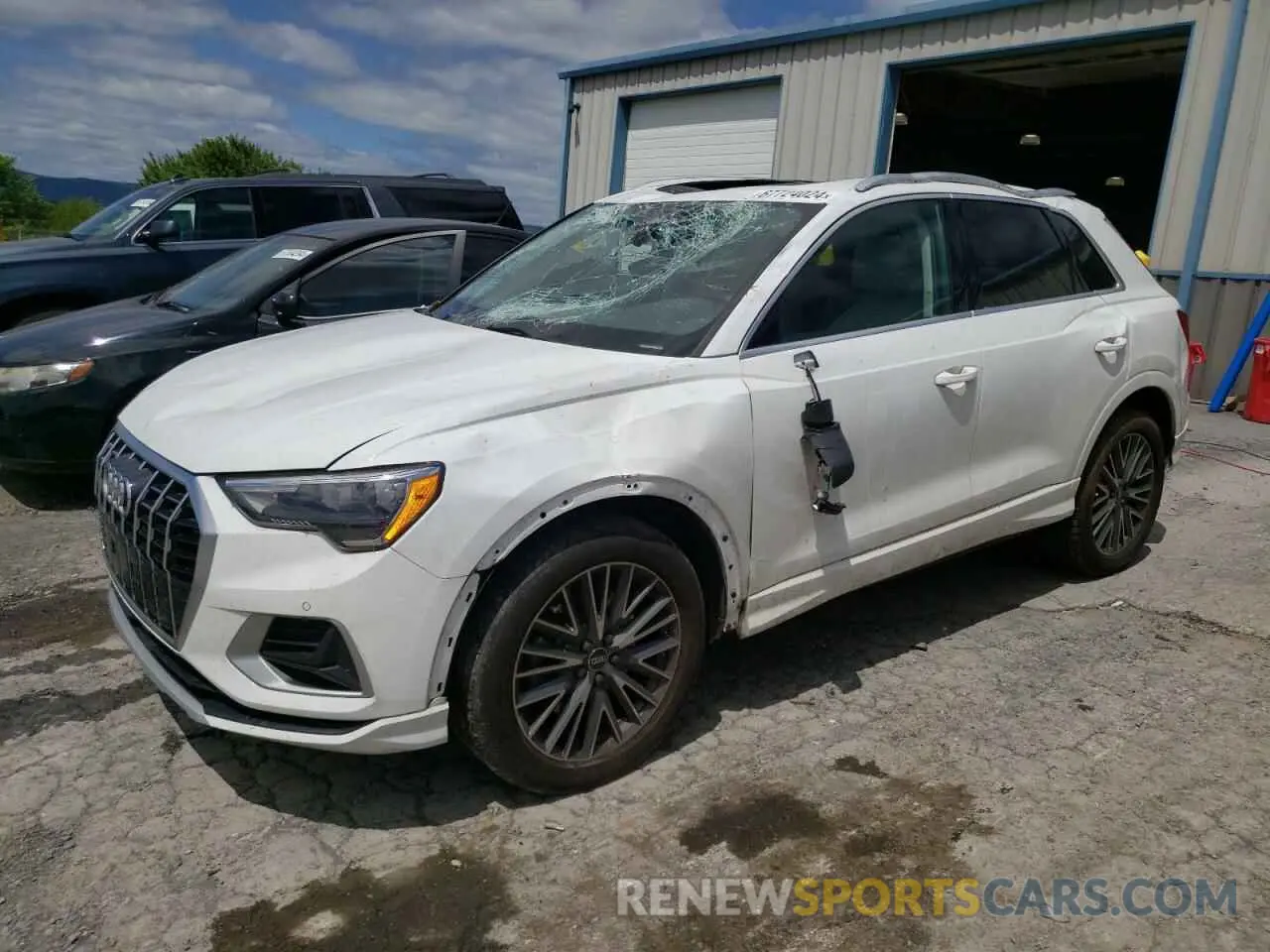 1 Photograph of a damaged car WA1AUCF31N1040787 AUDI Q3 2022