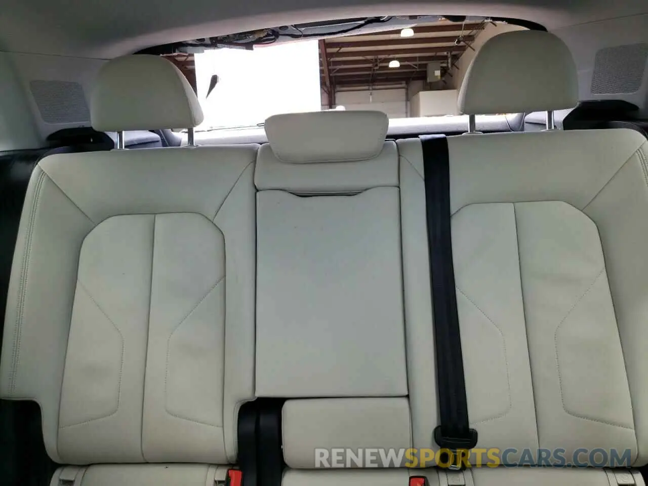 10 Photograph of a damaged car WA1AUCF31N1040787 AUDI Q3 2022