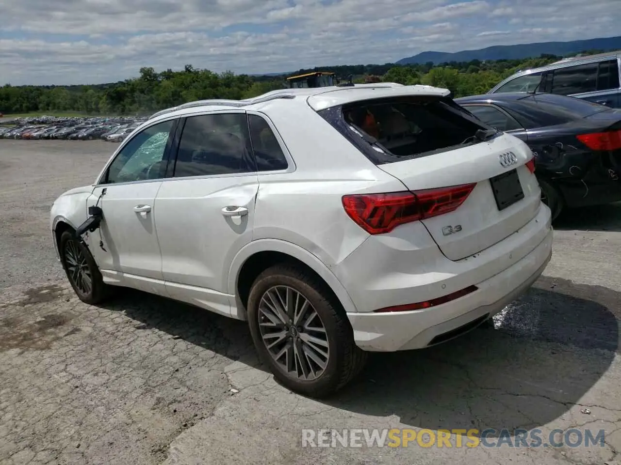 2 Photograph of a damaged car WA1AUCF31N1040787 AUDI Q3 2022