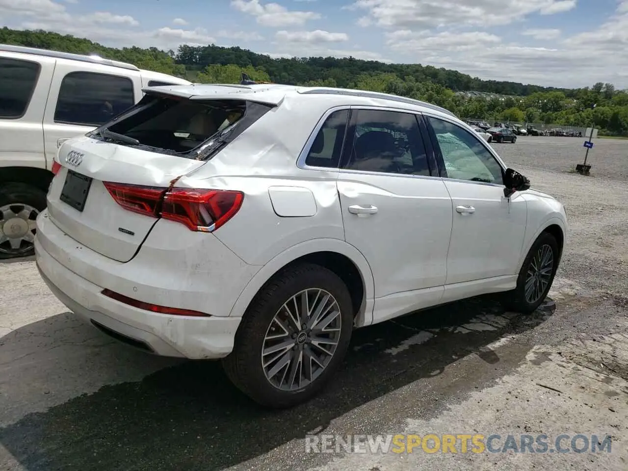 3 Photograph of a damaged car WA1AUCF31N1040787 AUDI Q3 2022