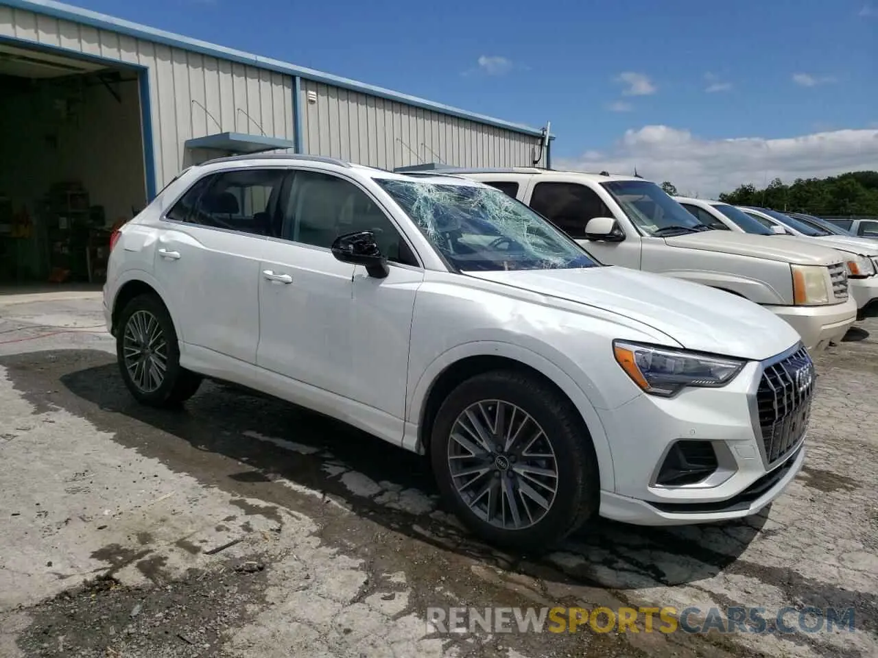 4 Photograph of a damaged car WA1AUCF31N1040787 AUDI Q3 2022