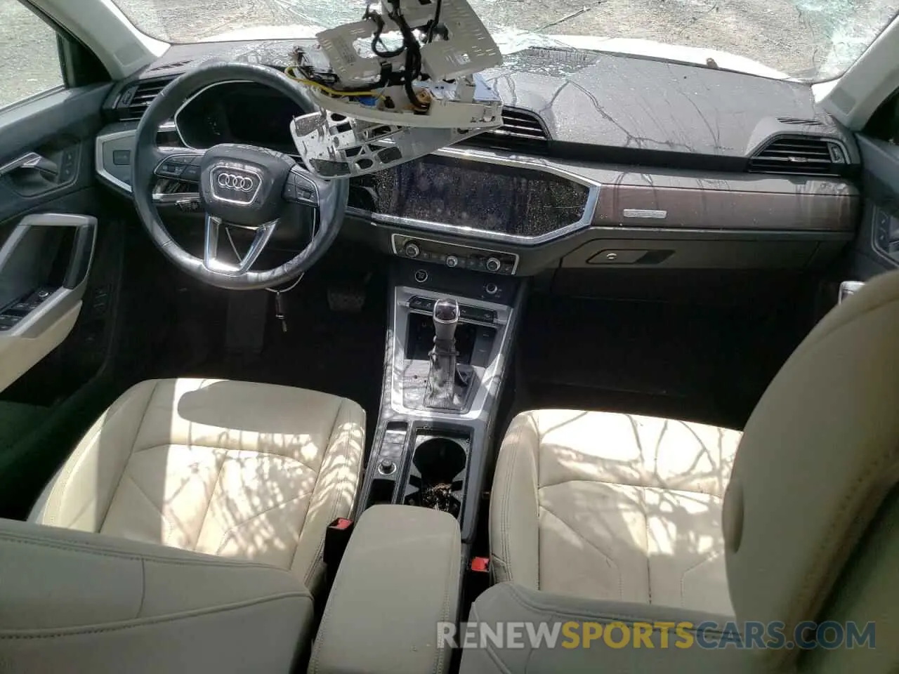 8 Photograph of a damaged car WA1AUCF31N1040787 AUDI Q3 2022