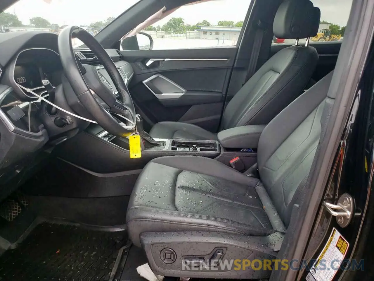 7 Photograph of a damaged car WA1AUCF31N1121658 AUDI Q3 2022