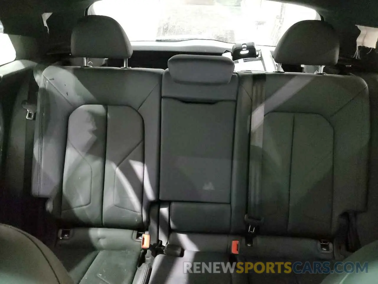 10 Photograph of a damaged car WA1AUCF33N1002302 AUDI Q3 2022