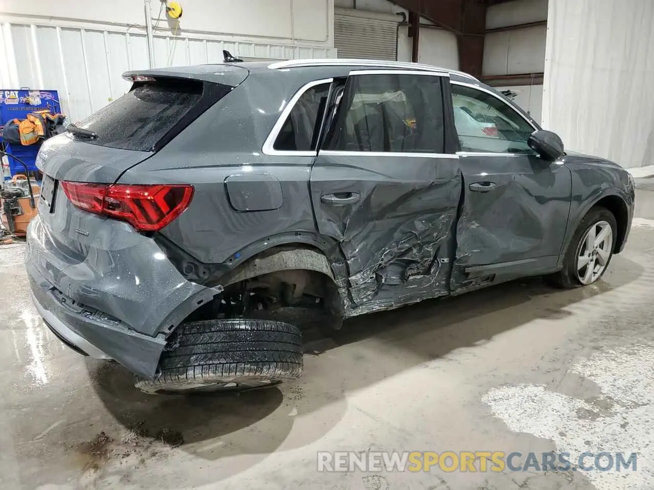 3 Photograph of a damaged car WA1AUCF33N1002302 AUDI Q3 2022