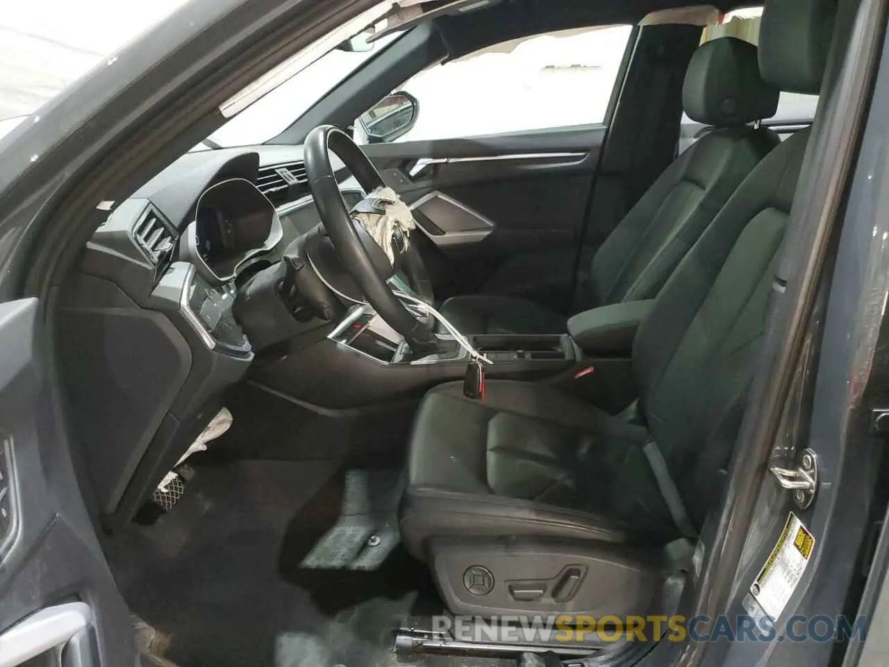 7 Photograph of a damaged car WA1AUCF33N1002302 AUDI Q3 2022
