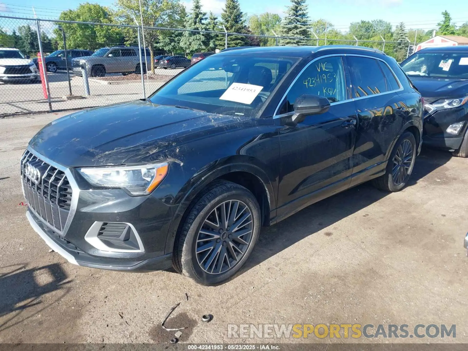 2 Photograph of a damaged car WA1AUCF34N1016242 AUDI Q3 2022