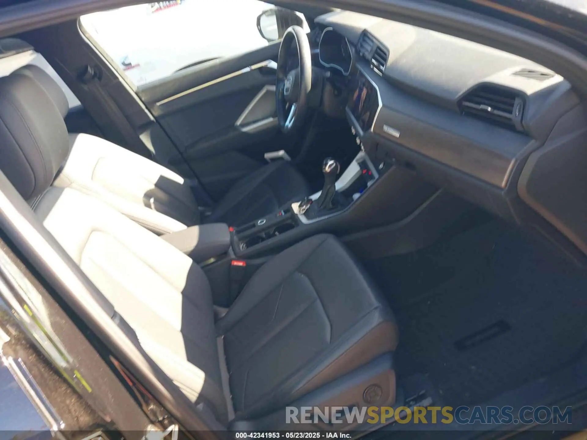 5 Photograph of a damaged car WA1AUCF34N1016242 AUDI Q3 2022