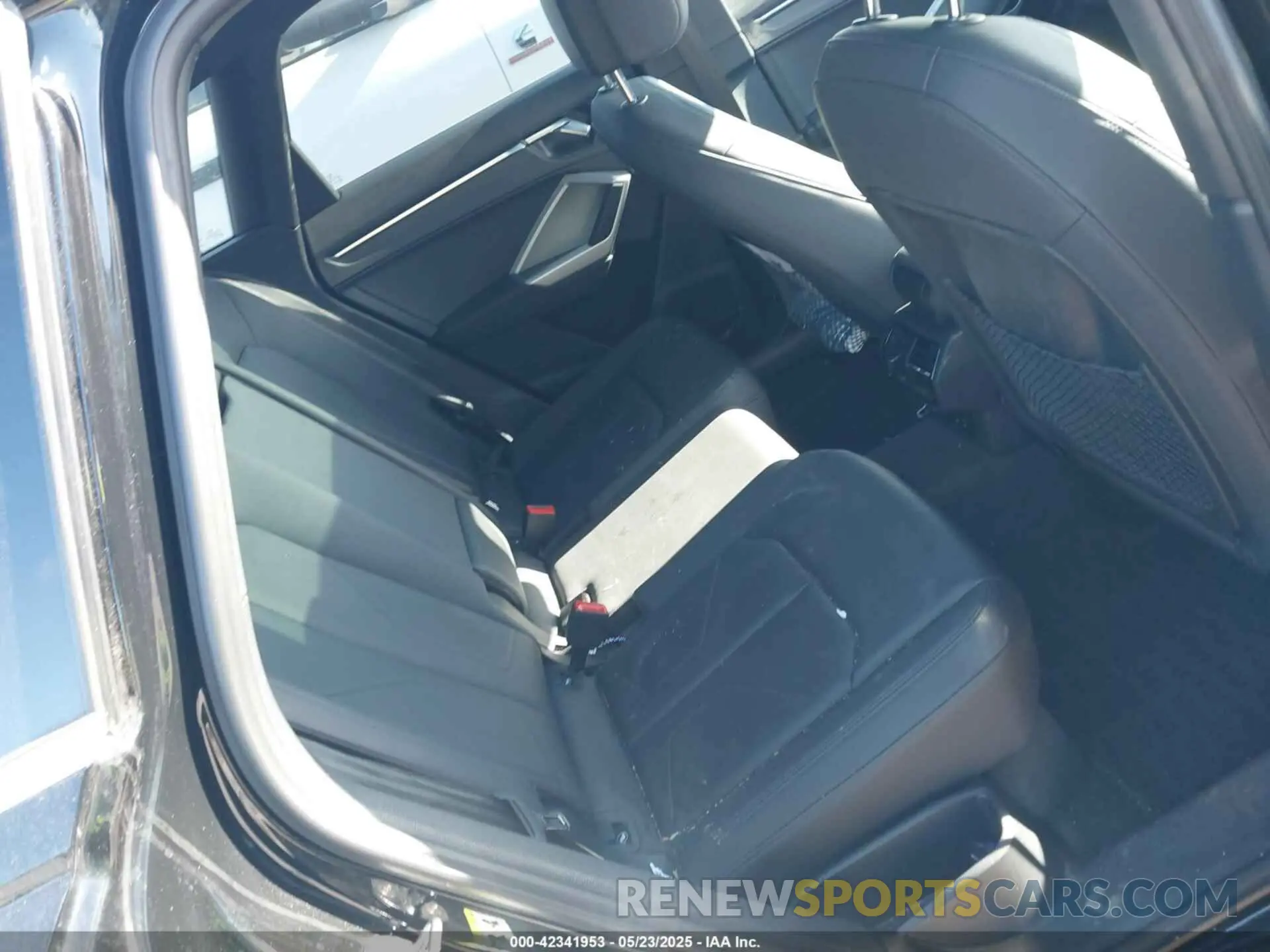 8 Photograph of a damaged car WA1AUCF34N1016242 AUDI Q3 2022