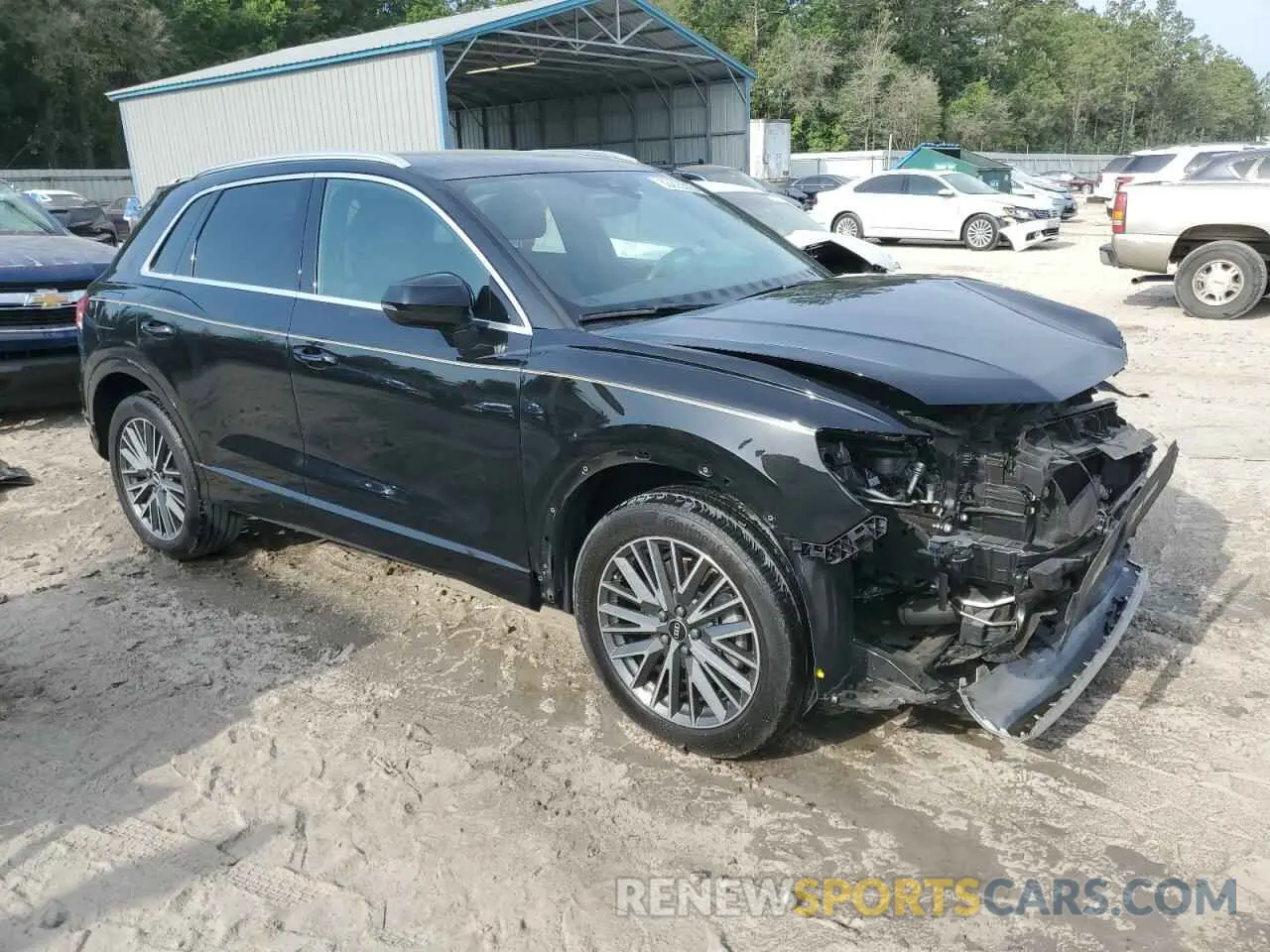 4 Photograph of a damaged car WA1AUCF35N1004455 AUDI Q3 2022
