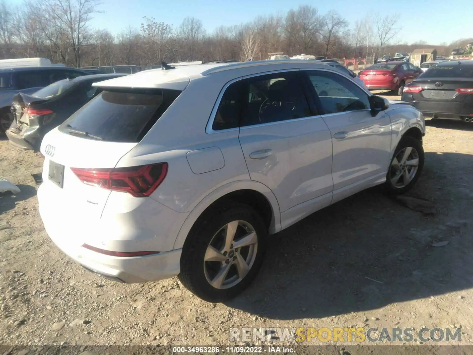 4 Photograph of a damaged car WA1AUCF35N1020381 AUDI Q3 2022