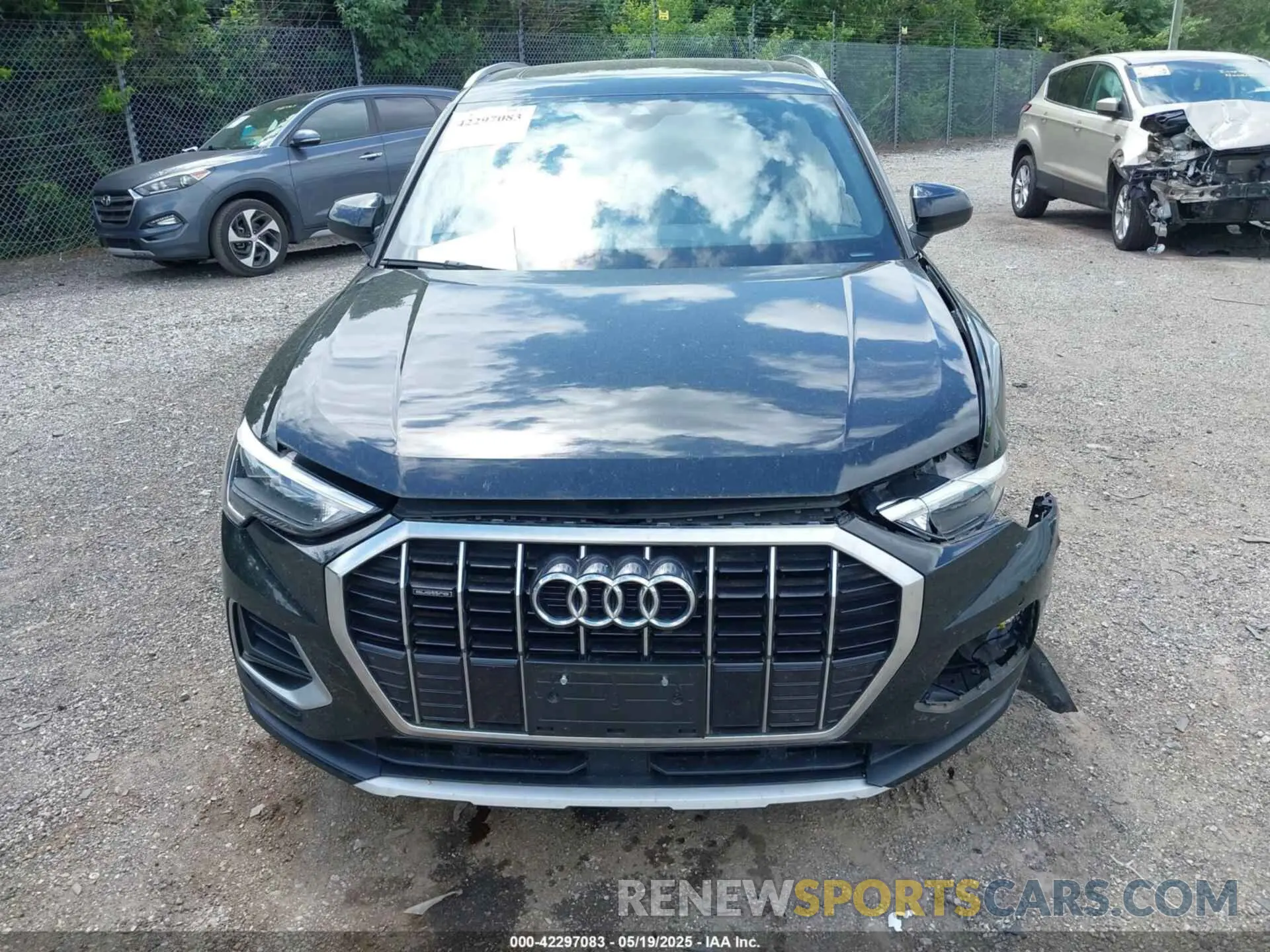 13 Photograph of a damaged car WA1AUCF37N1031270 AUDI Q3 2022