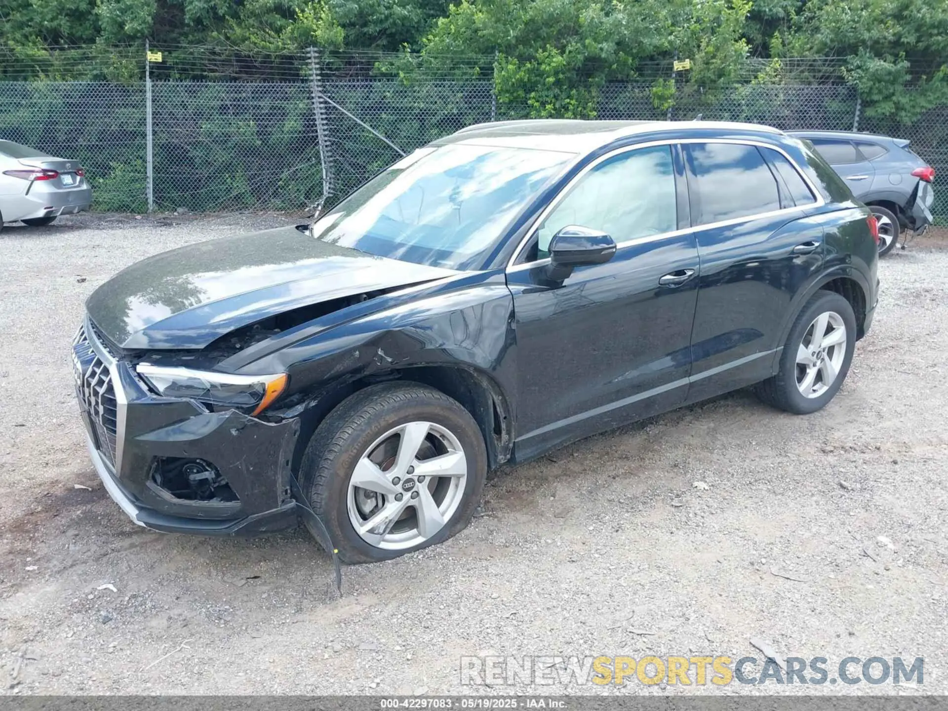 2 Photograph of a damaged car WA1AUCF37N1031270 AUDI Q3 2022