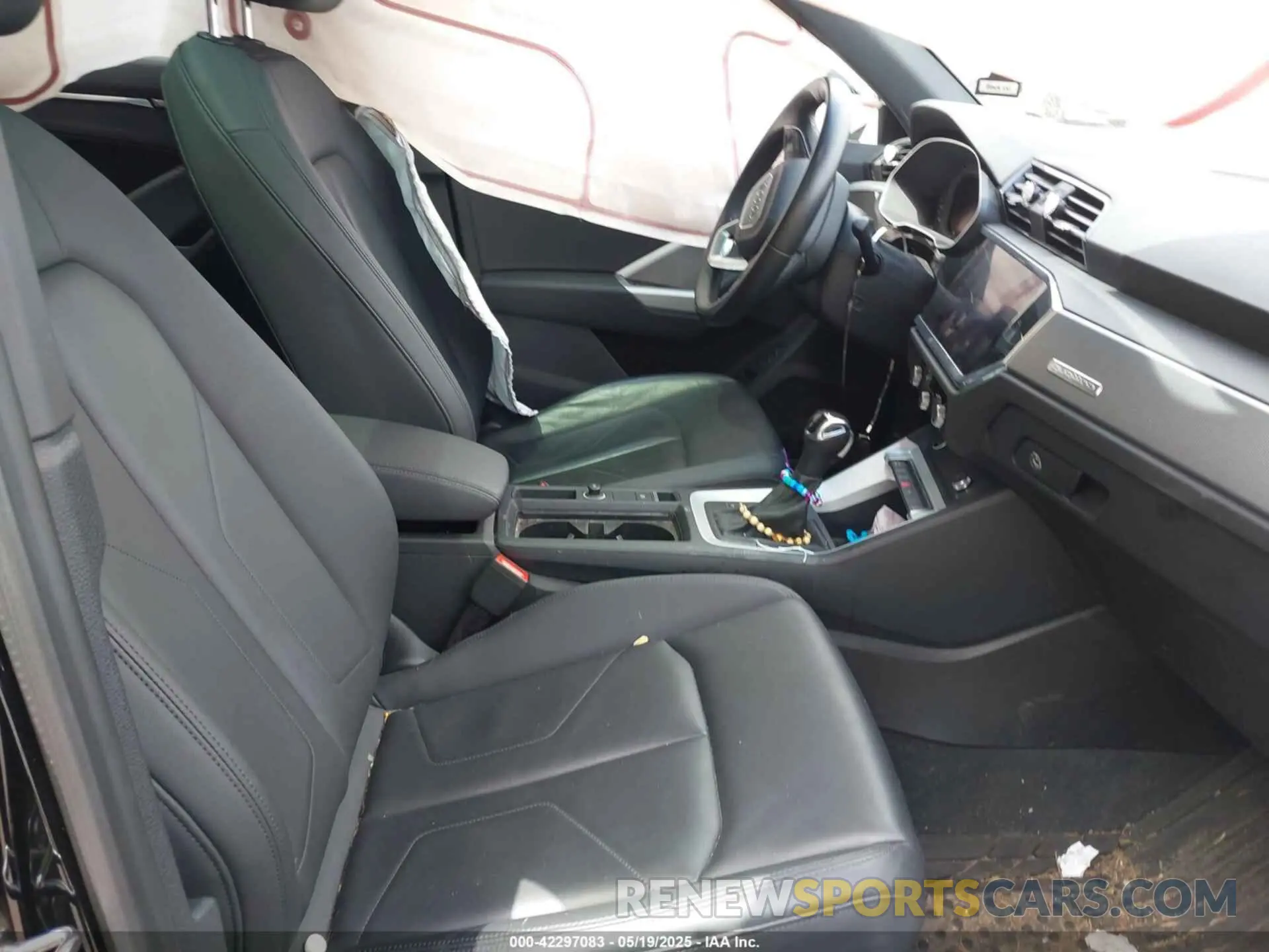 5 Photograph of a damaged car WA1AUCF37N1031270 AUDI Q3 2022