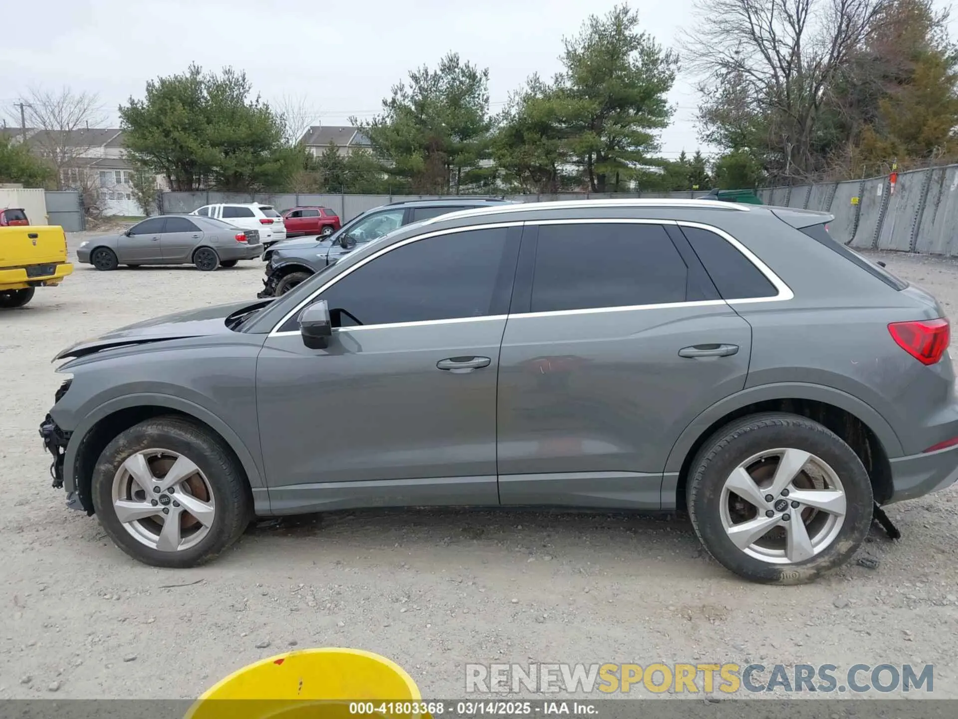 14 Photograph of a damaged car WA1AUCF37N1096376 AUDI Q3 2022