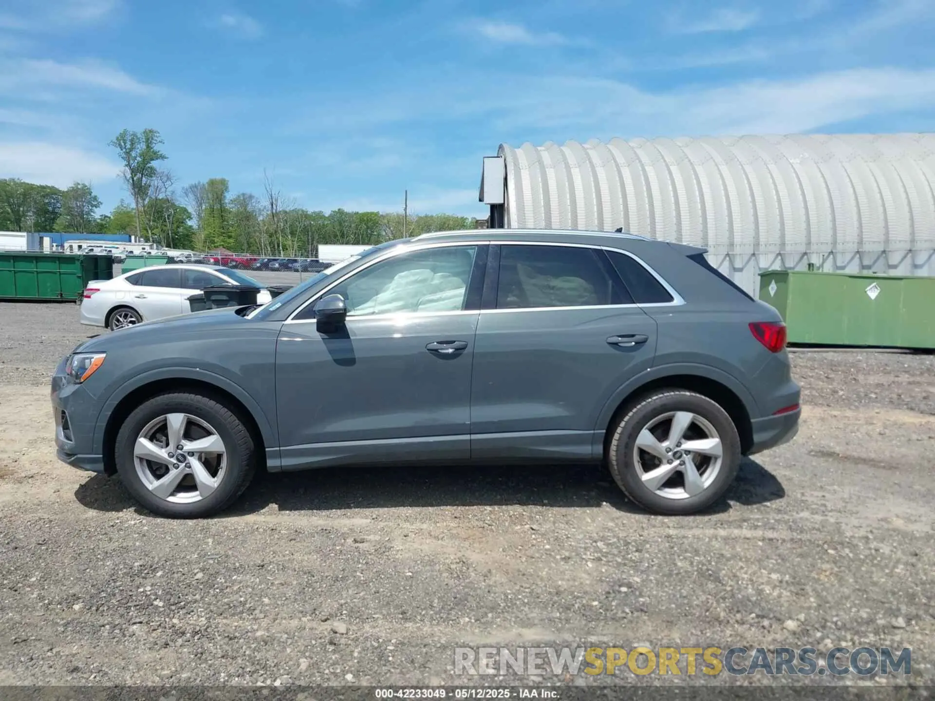 14 Photograph of a damaged car WA1AUCF38N1031553 AUDI Q3 2022