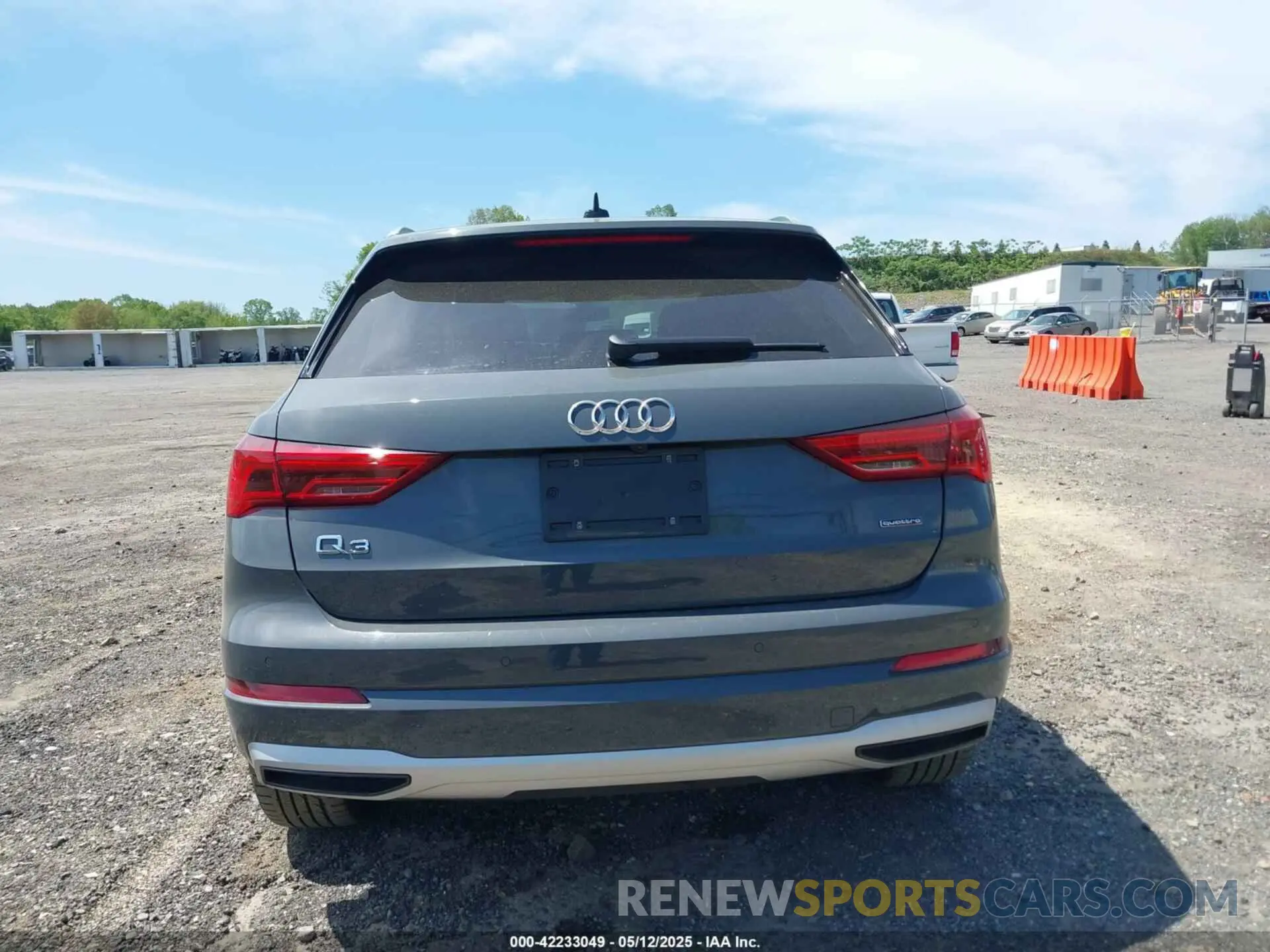 16 Photograph of a damaged car WA1AUCF38N1031553 AUDI Q3 2022