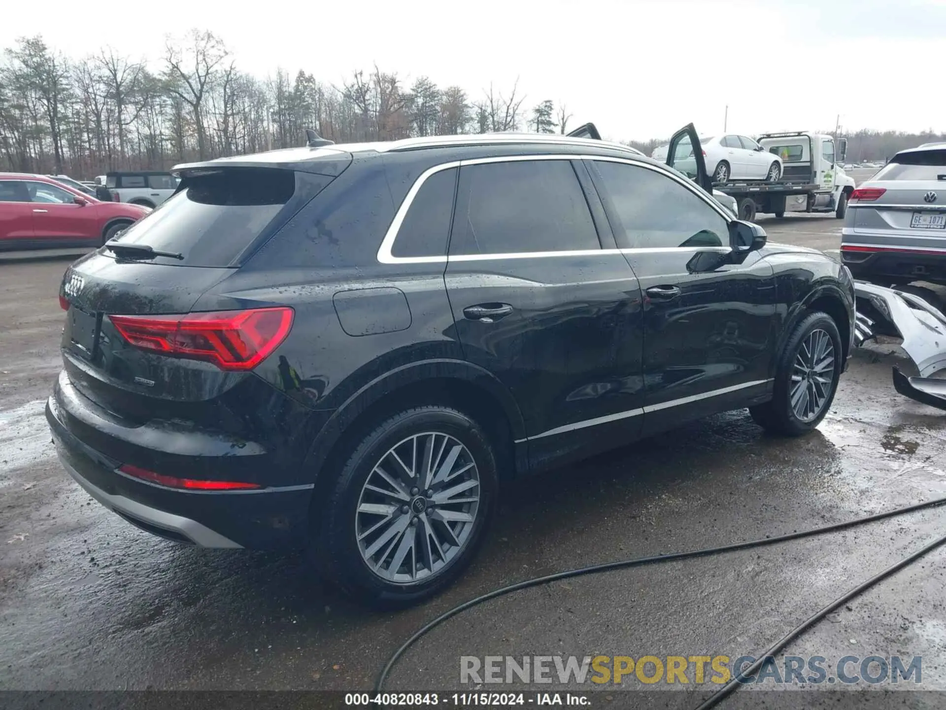 4 Photograph of a damaged car WA1AUCF39N1039256 AUDI Q3 2022