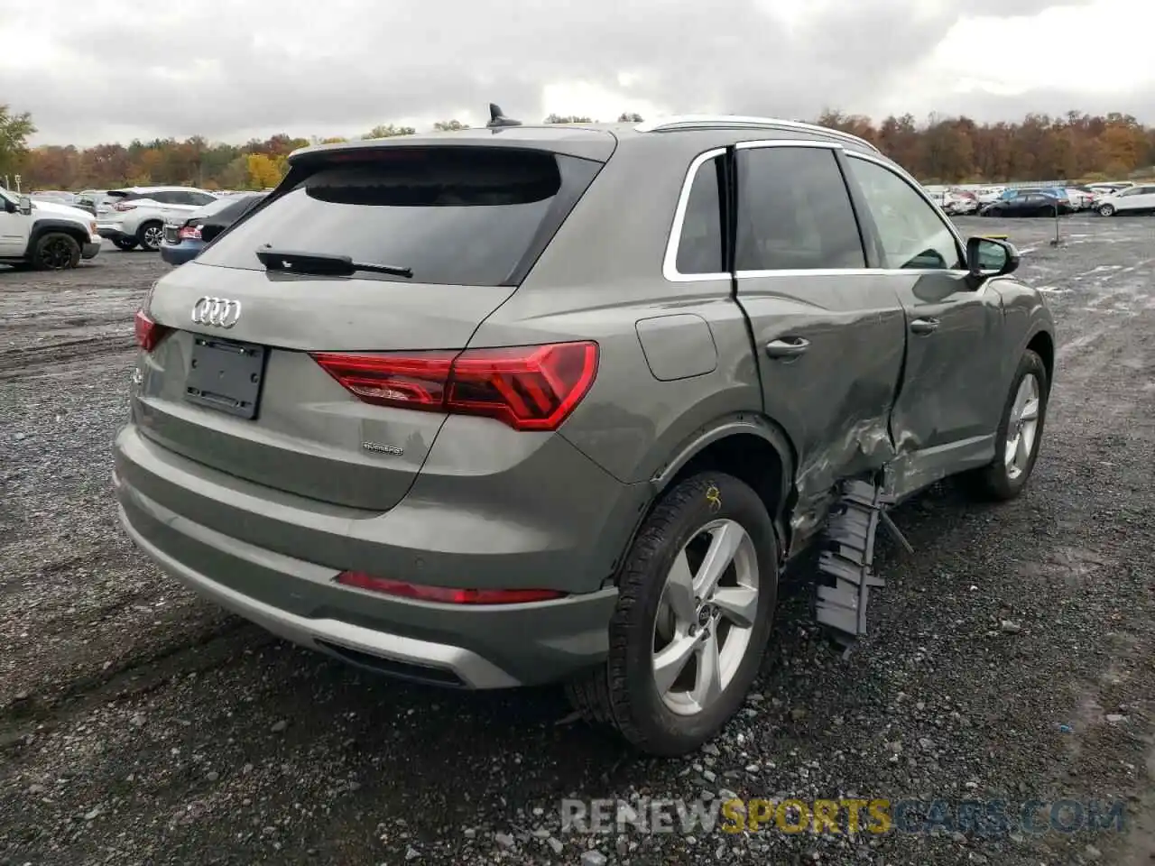 4 Photograph of a damaged car WA1AUCF39N1039323 AUDI Q3 2022