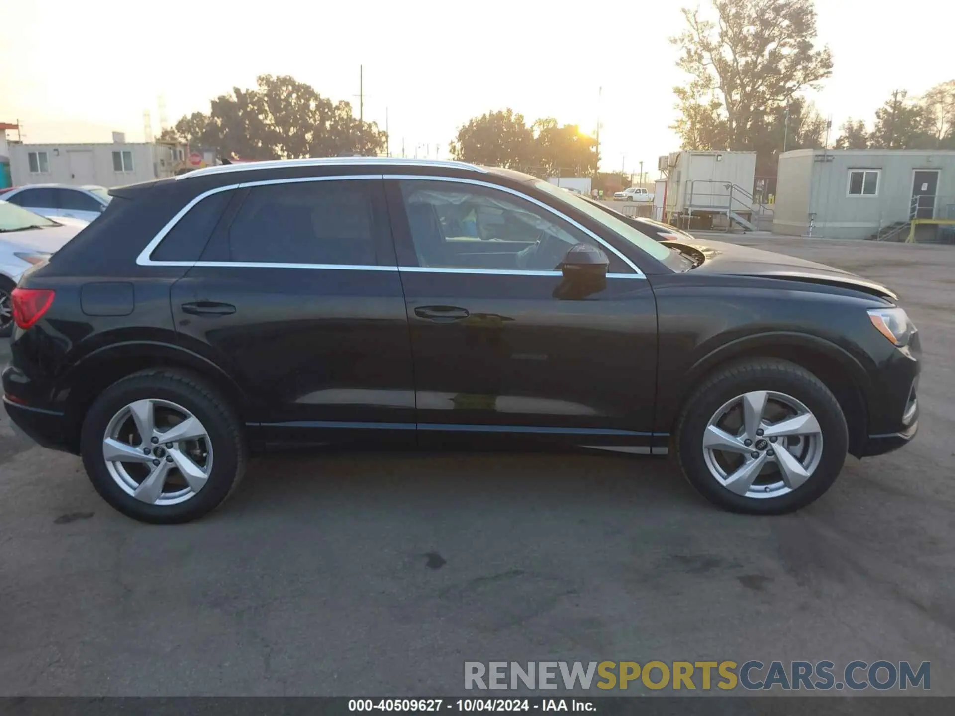 13 Photograph of a damaged car WA1AUCF3XN1032767 AUDI Q3 2022