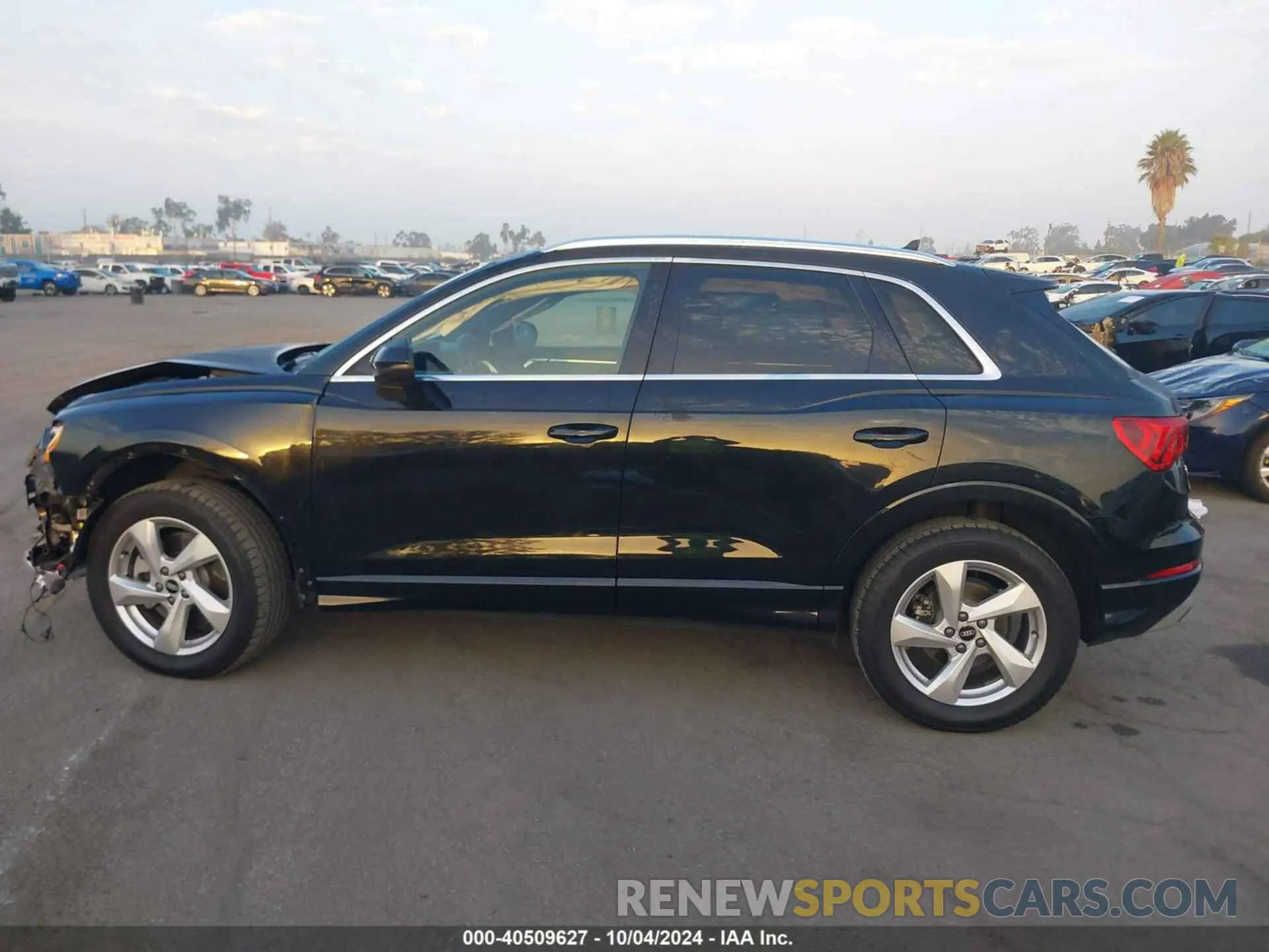 14 Photograph of a damaged car WA1AUCF3XN1032767 AUDI Q3 2022