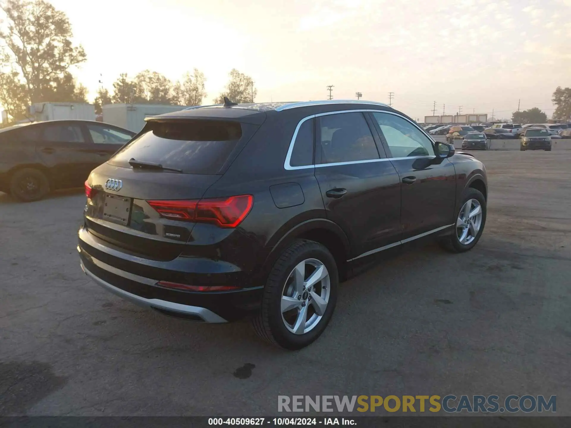 4 Photograph of a damaged car WA1AUCF3XN1032767 AUDI Q3 2022