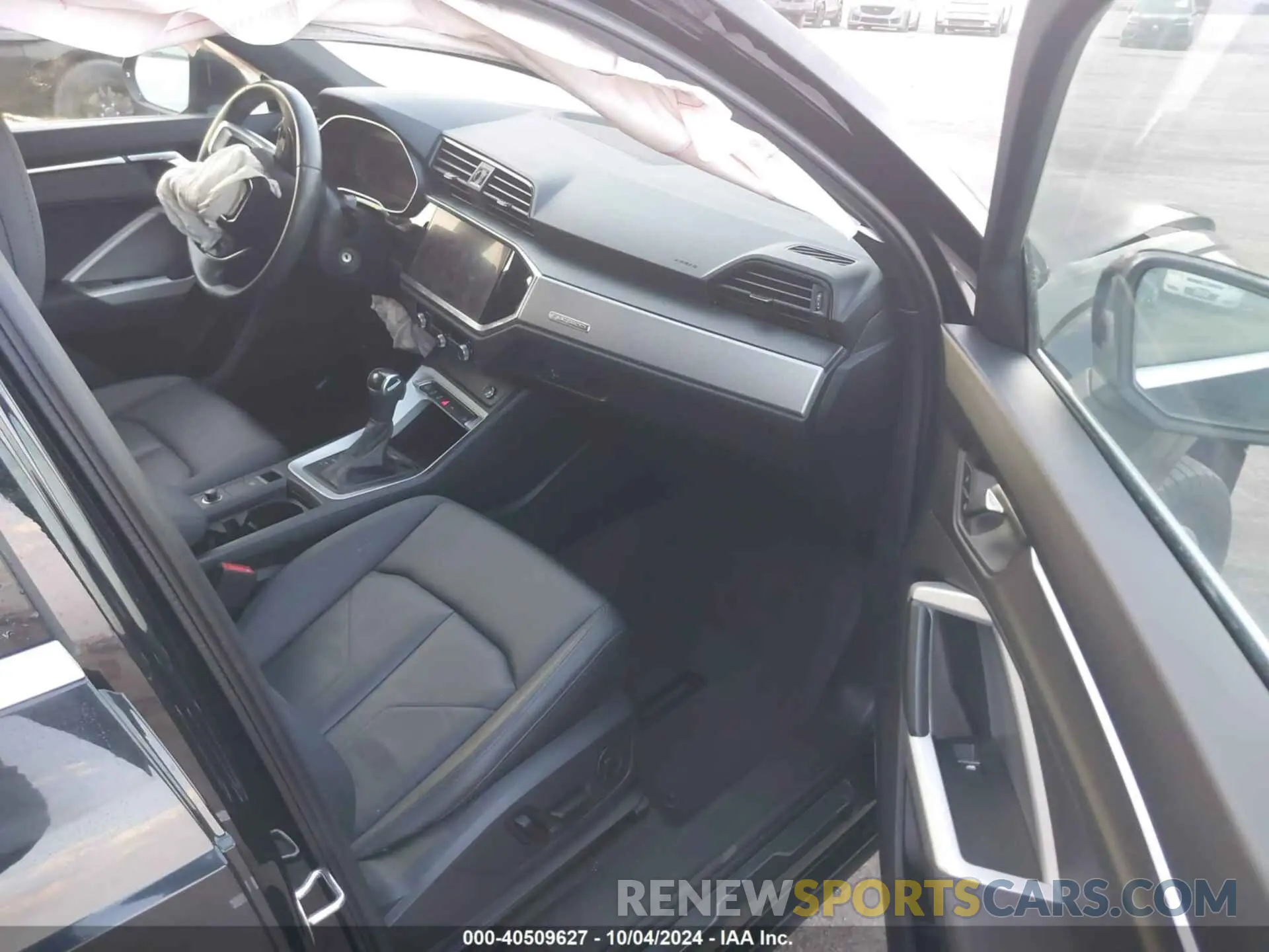 5 Photograph of a damaged car WA1AUCF3XN1032767 AUDI Q3 2022