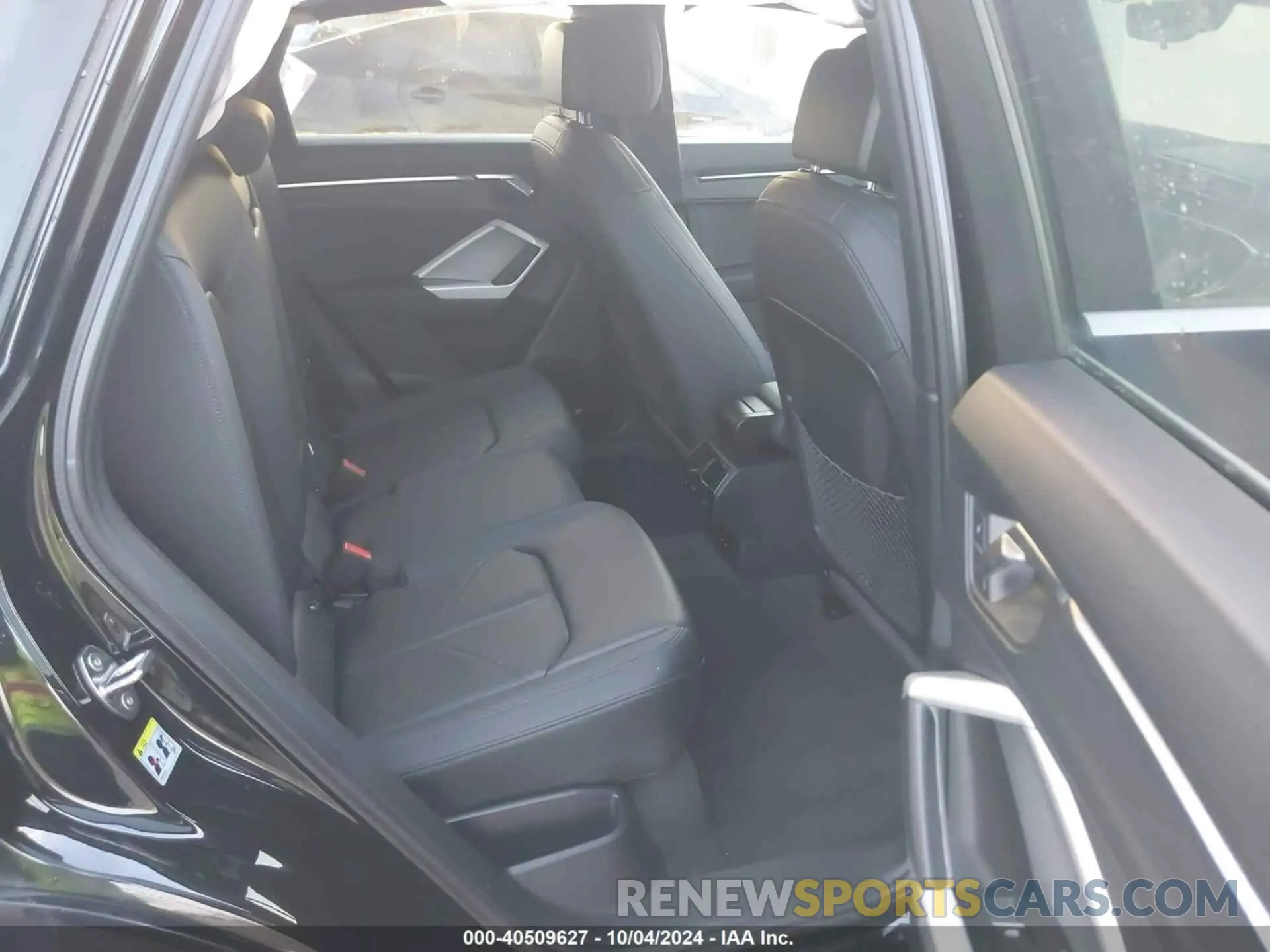 8 Photograph of a damaged car WA1AUCF3XN1032767 AUDI Q3 2022