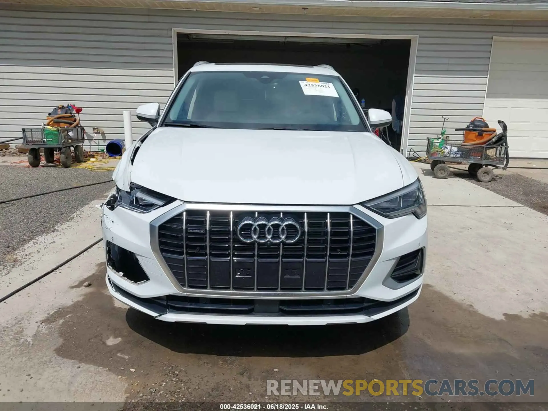 13 Photograph of a damaged car WA1BUCF36N1138119 AUDI Q3 2022